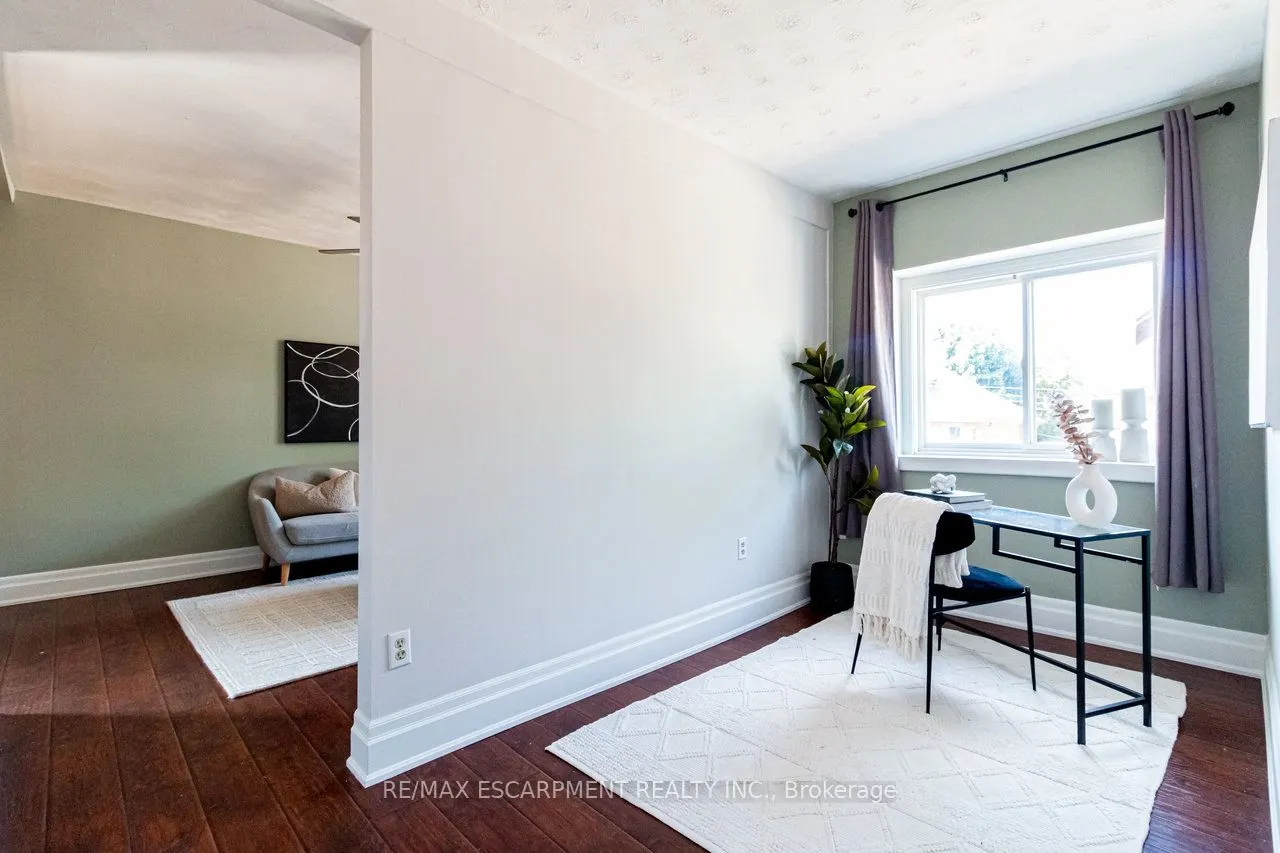 11 Eastbourne Avenue, #2