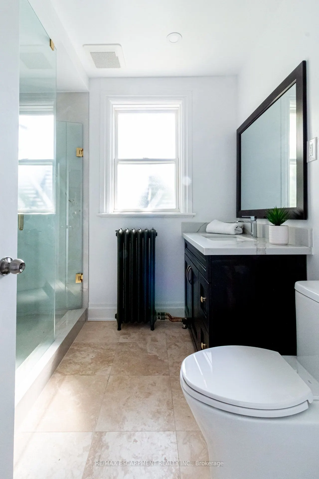 11 Eastbourne Avenue, #2