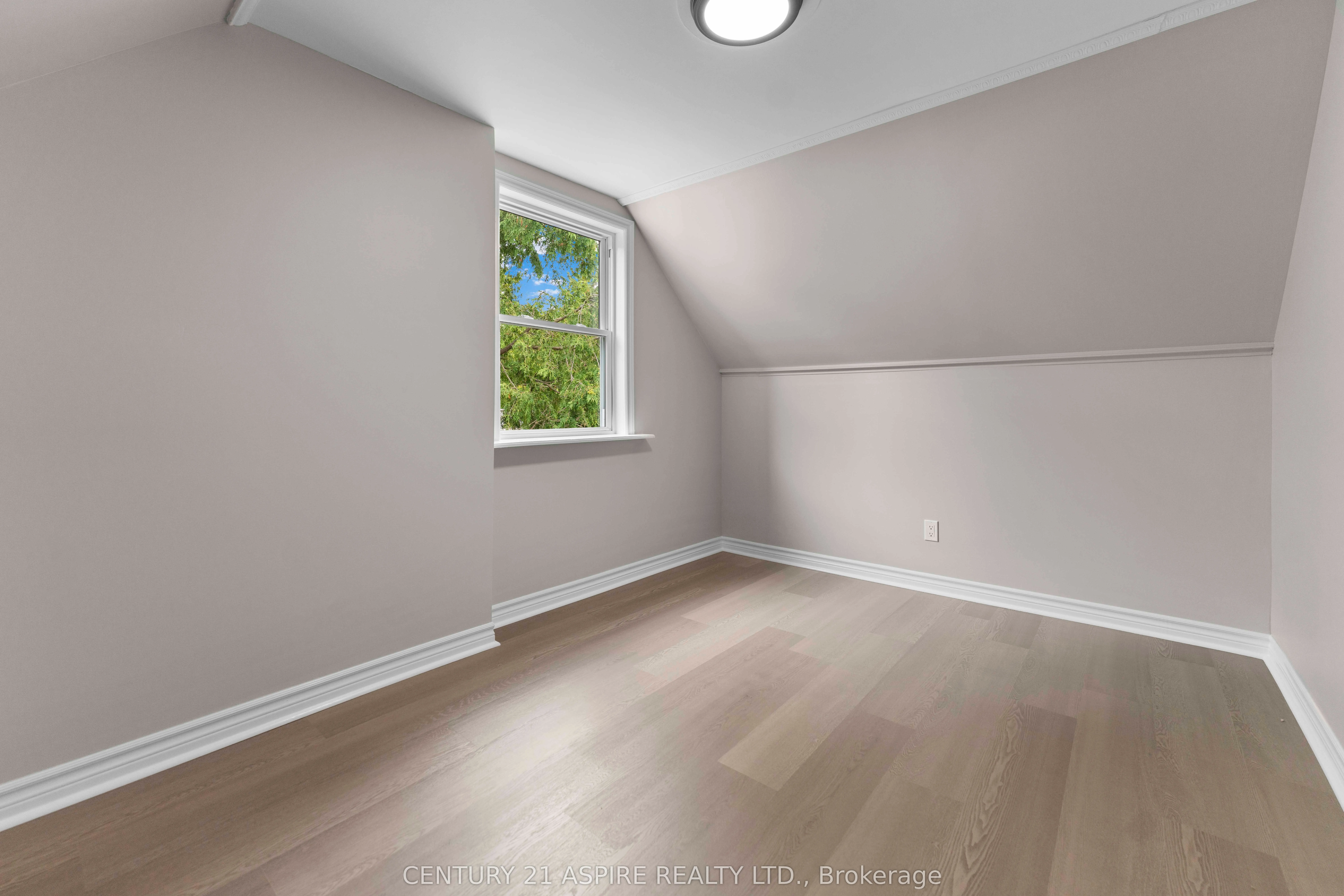 332 Alfred Street