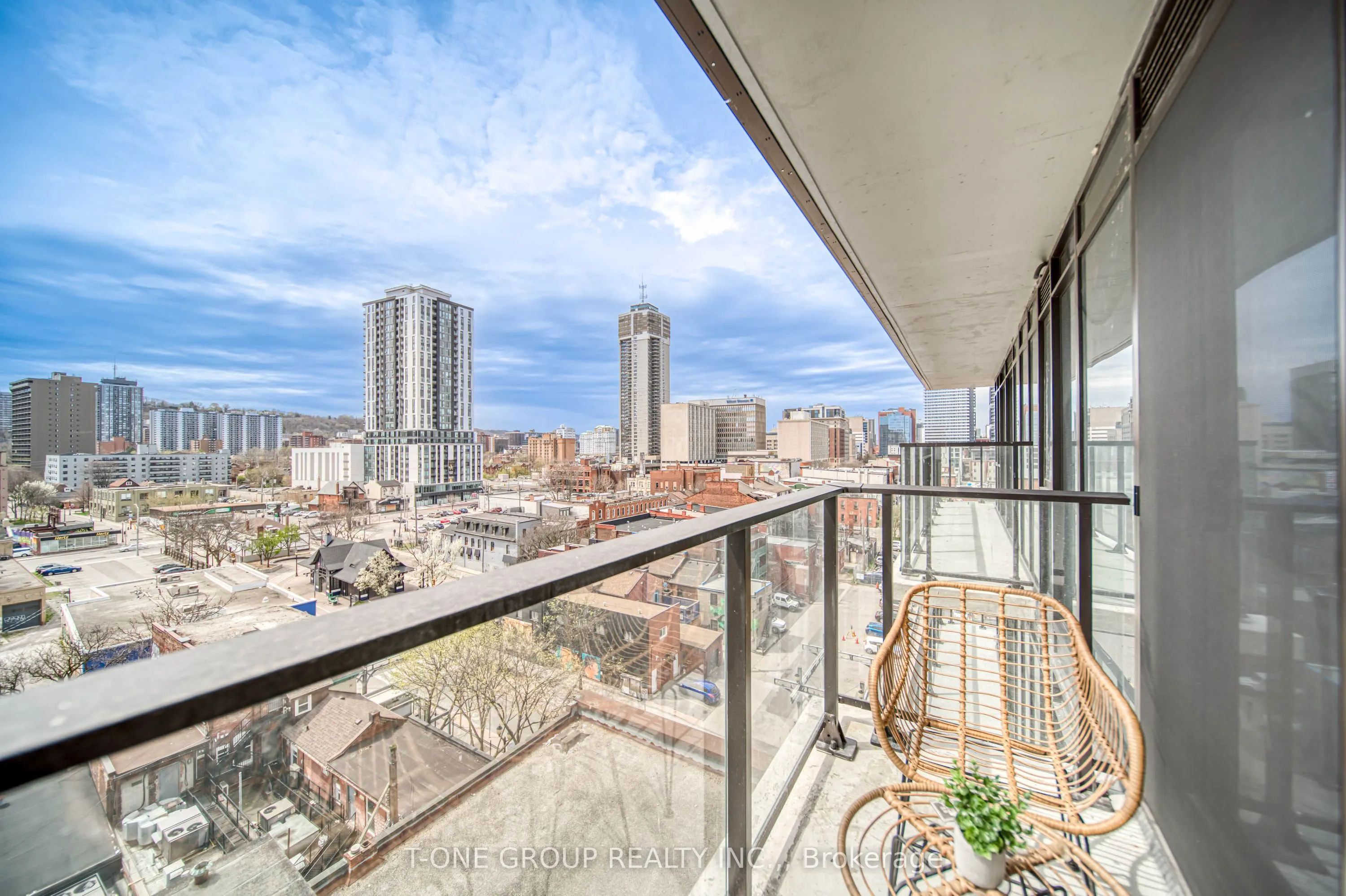 1 Jarvis Street, #910