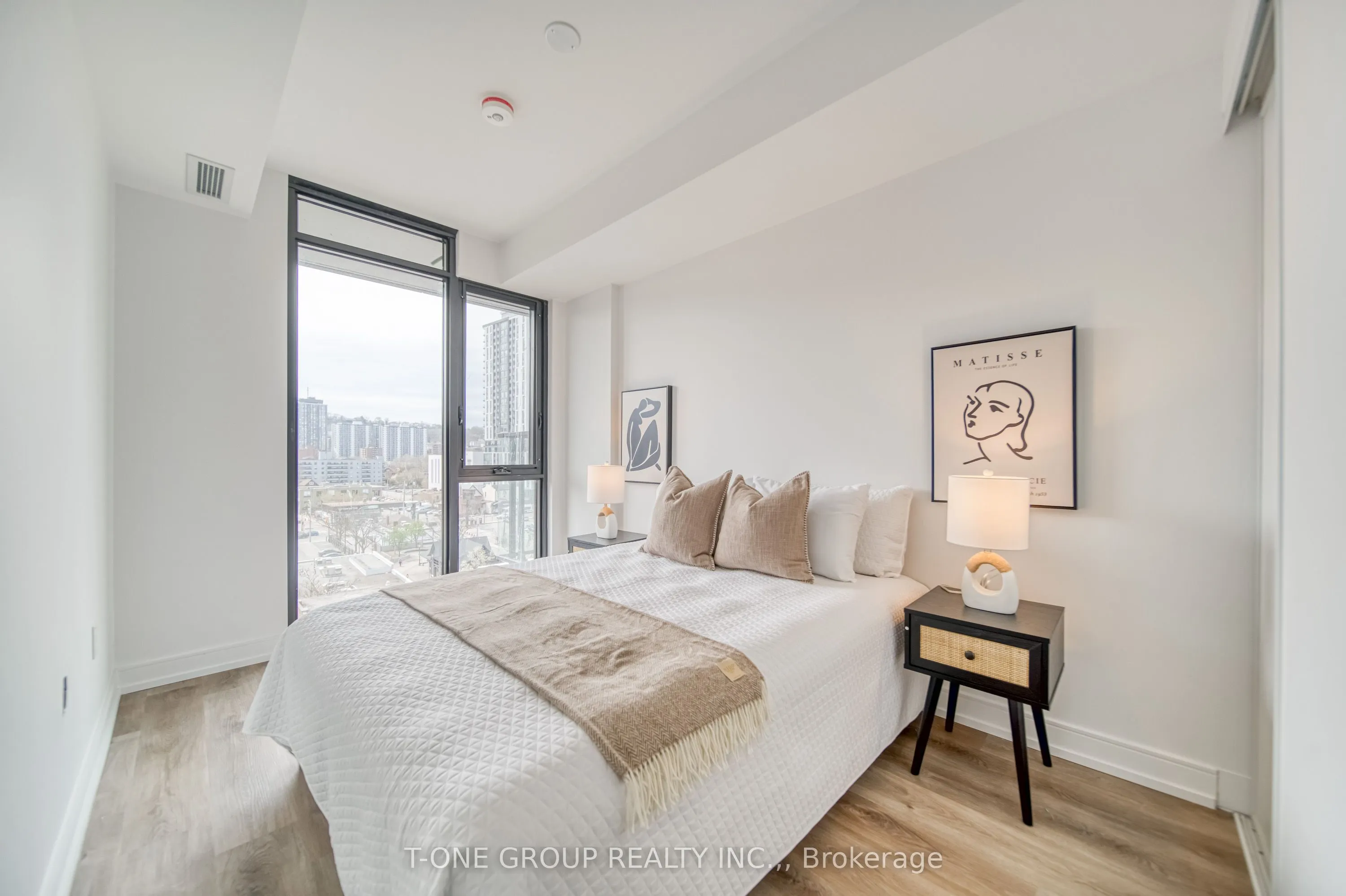 1 Jarvis Street, #910