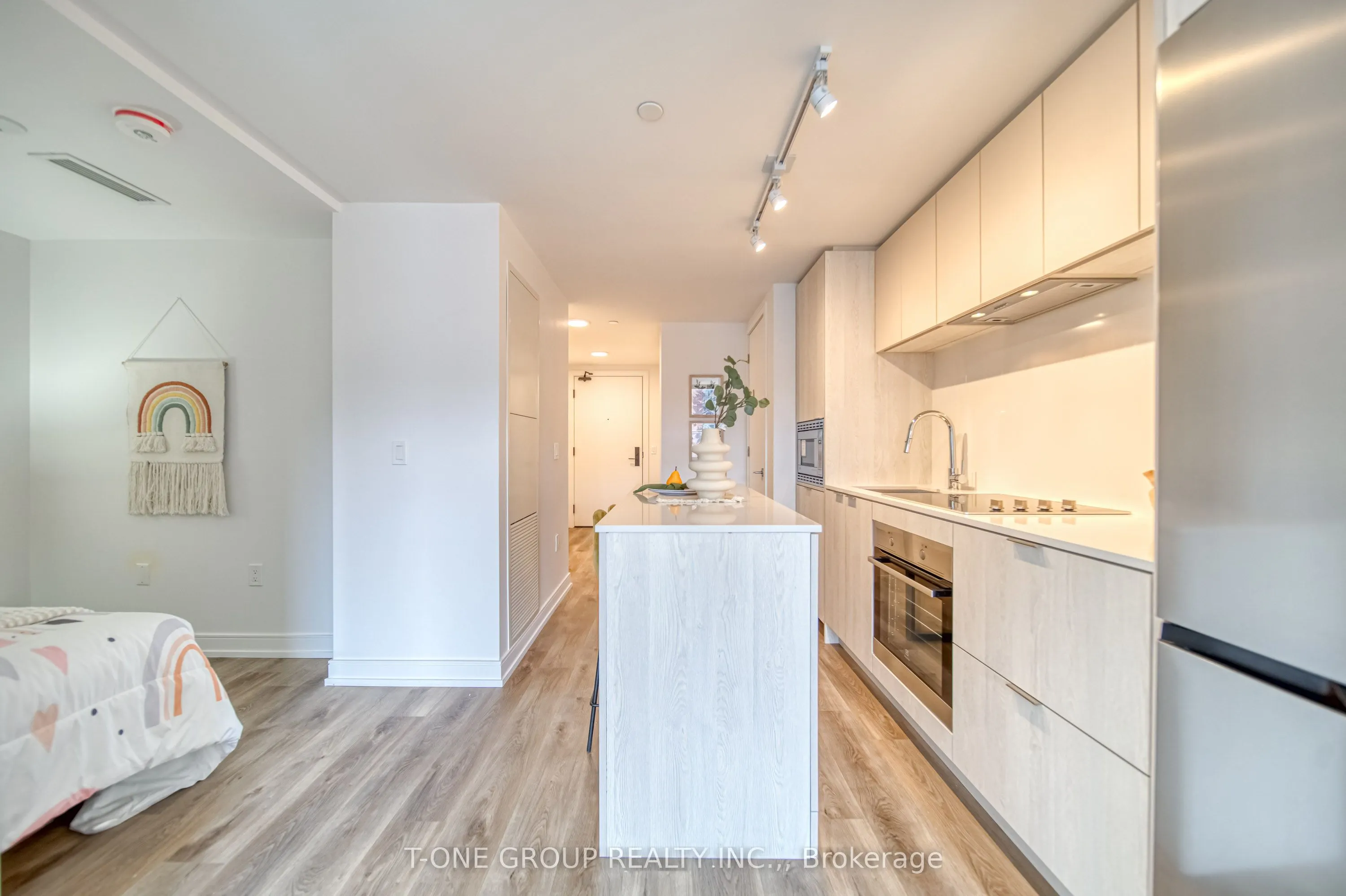 1 Jarvis Street, #910