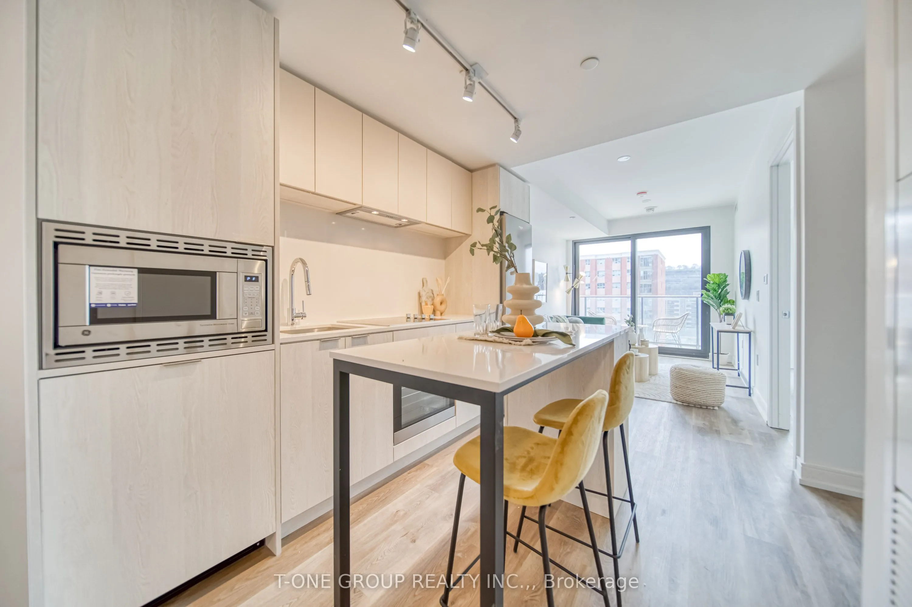1 Jarvis Street, #910