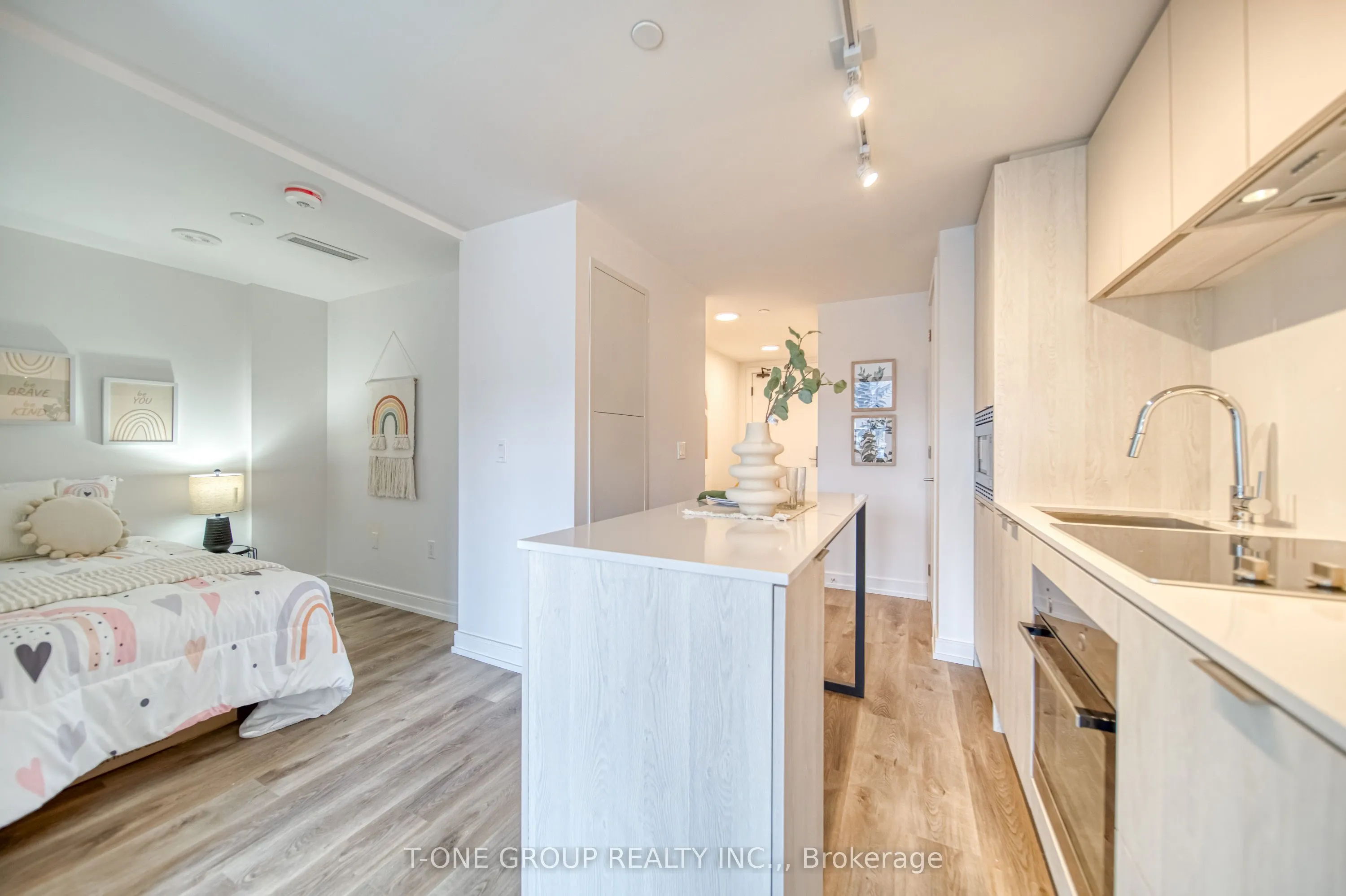 1 Jarvis Street, #910