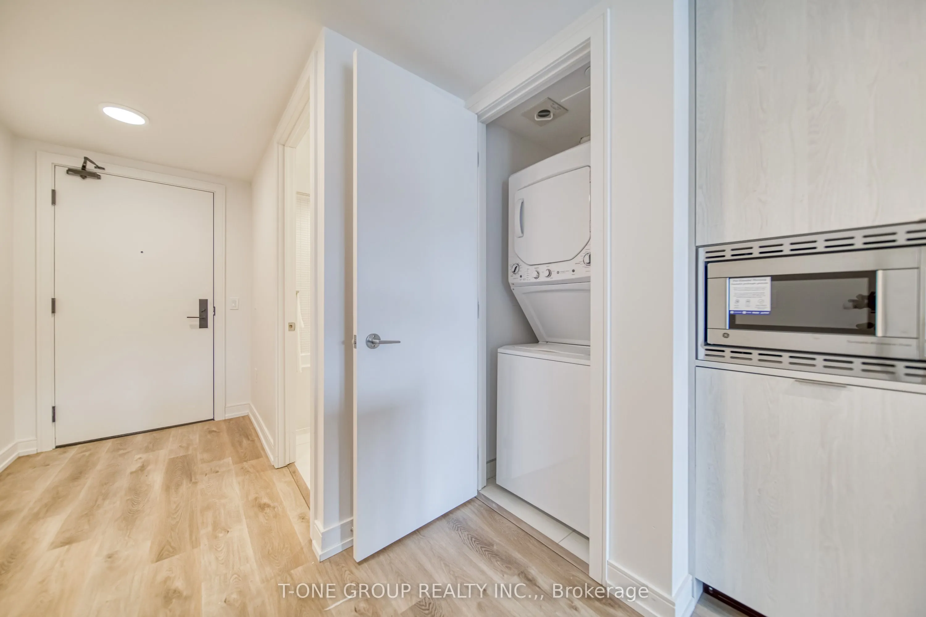 1 Jarvis Street, #910