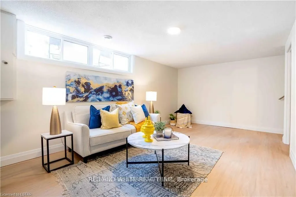 355 Sandringham Crescent, #UNIT-54