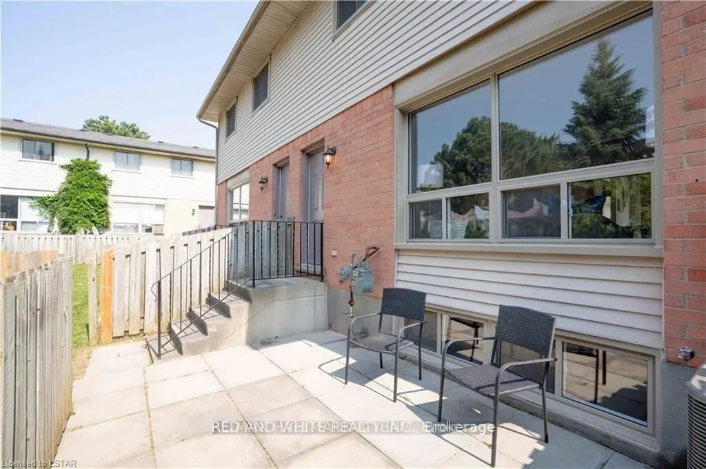 355 Sandringham Crescent, #UNIT-54