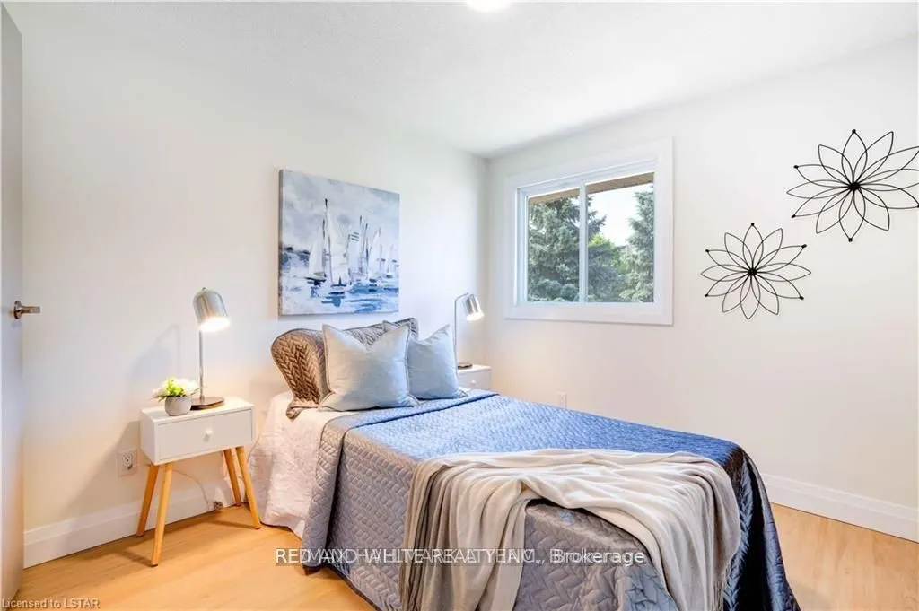 355 Sandringham Crescent, #UNIT-54