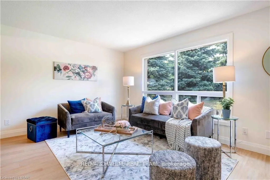 355 Sandringham Crescent, #UNIT-54