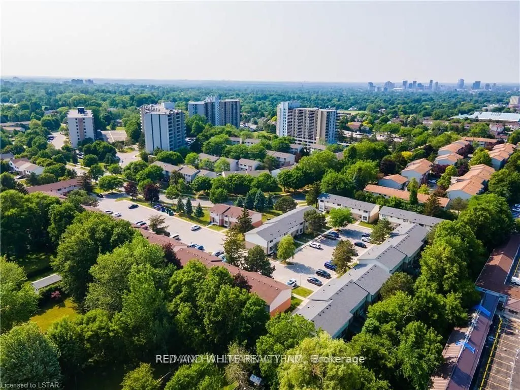 355 Sandringham Crescent, #UNIT-54