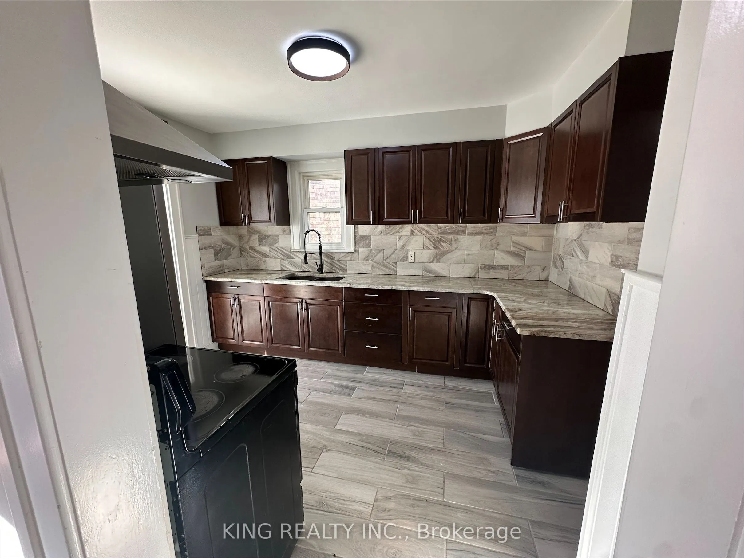 1243 Bruce Avenue, #Main