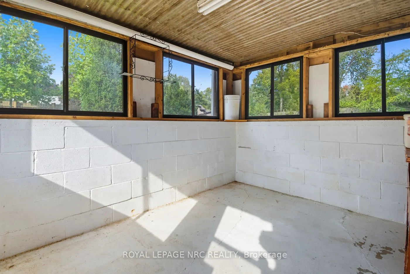 10592 Woodland Drive