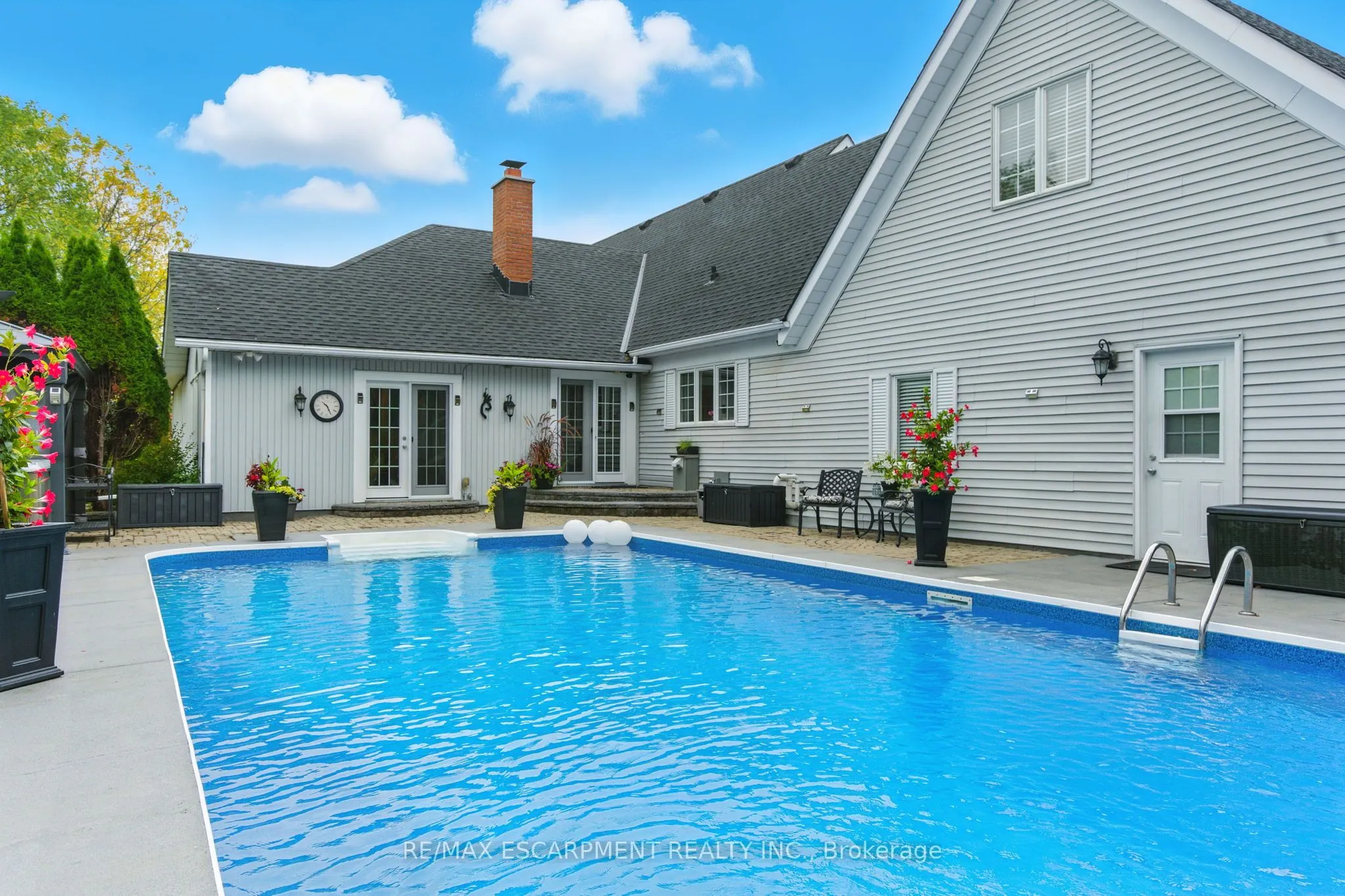 24 Meander Close