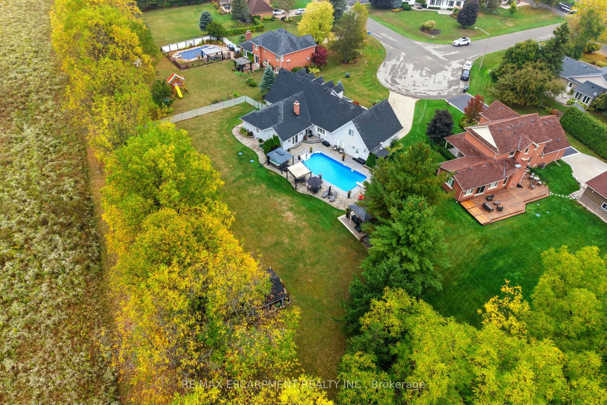 24 Meander Close