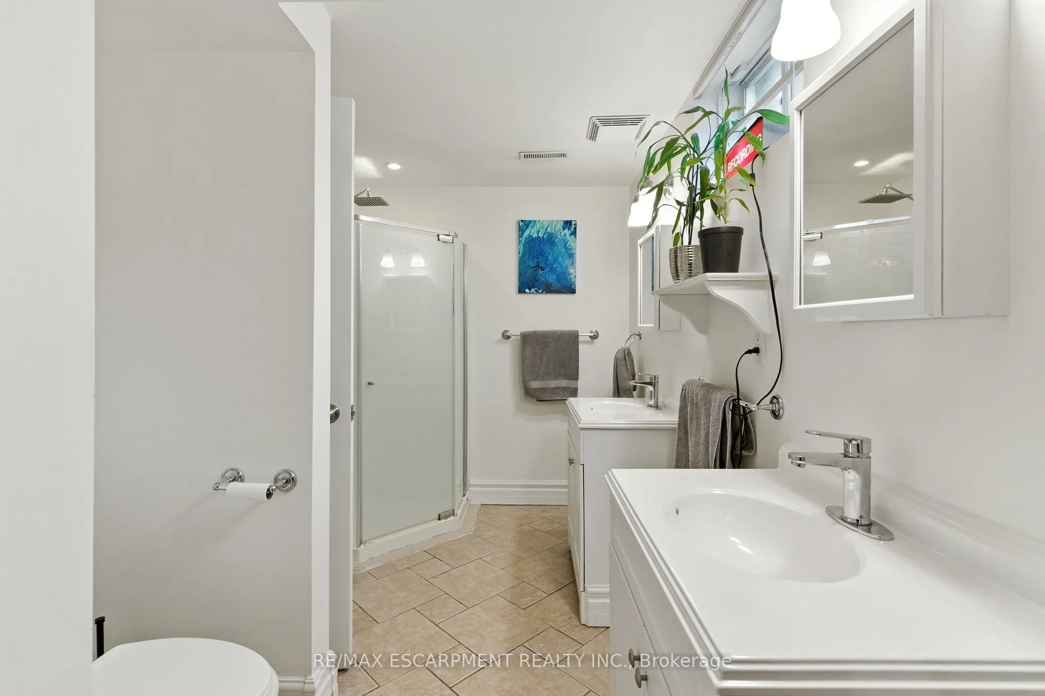 24 Meander Close