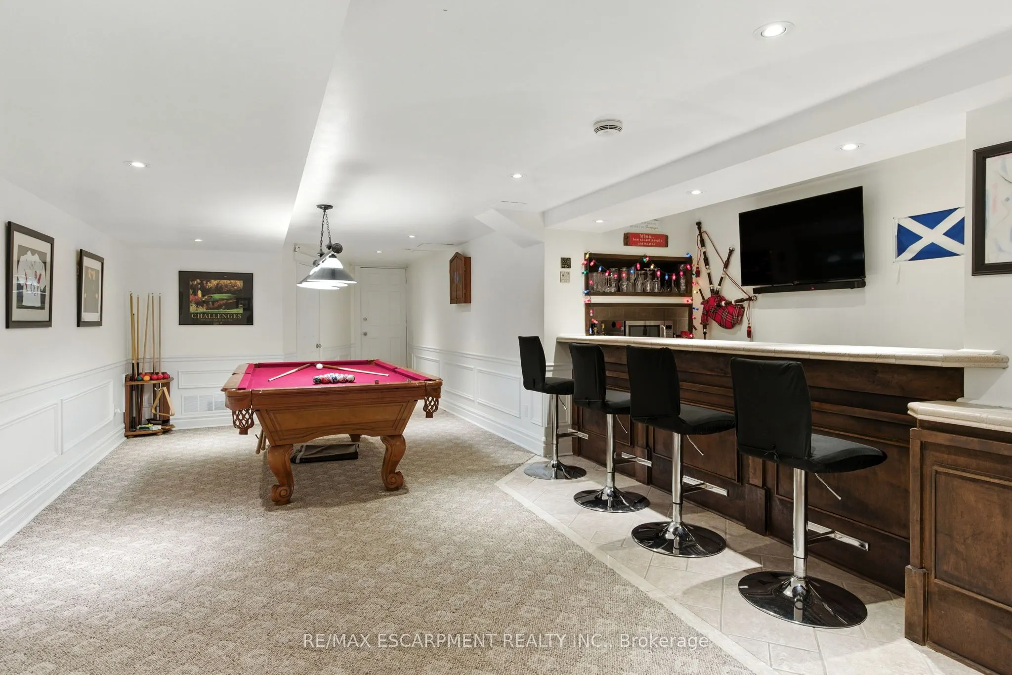 24 Meander Close