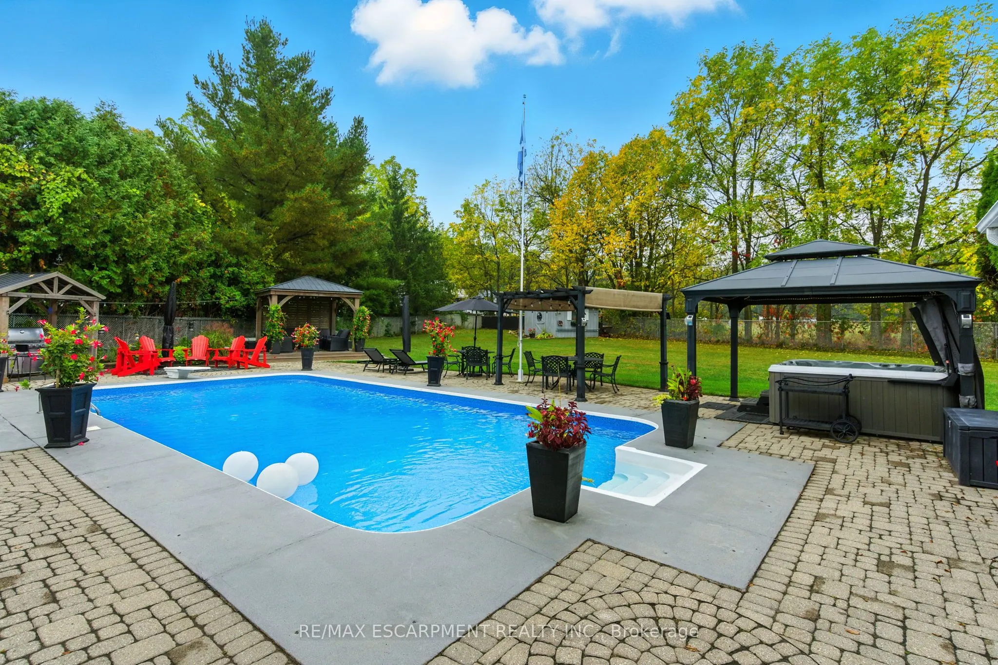 24 Meander Close