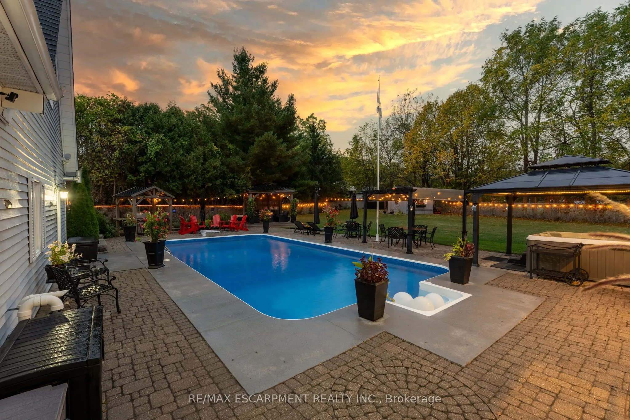 24 Meander Close