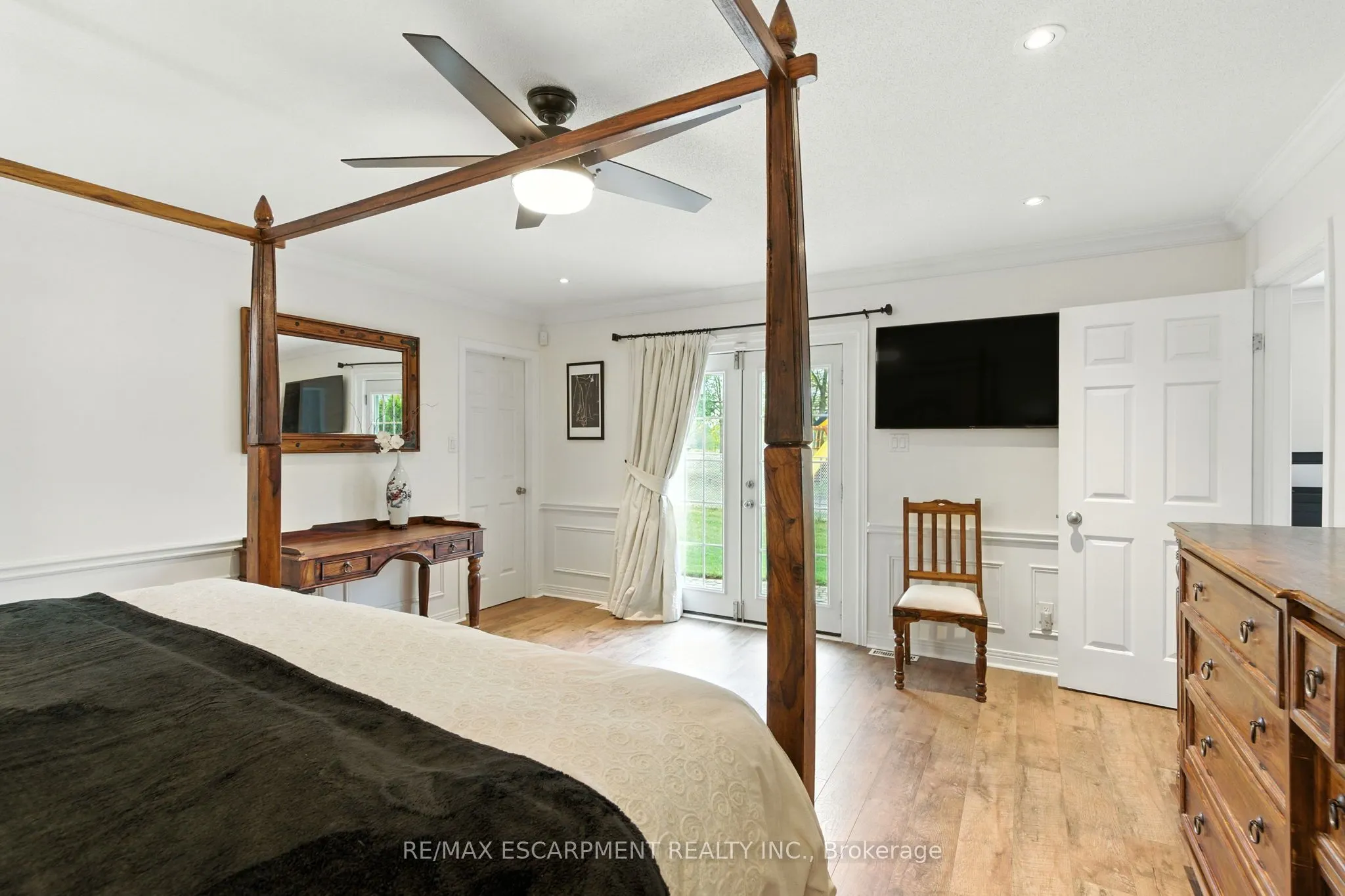 24 Meander Close