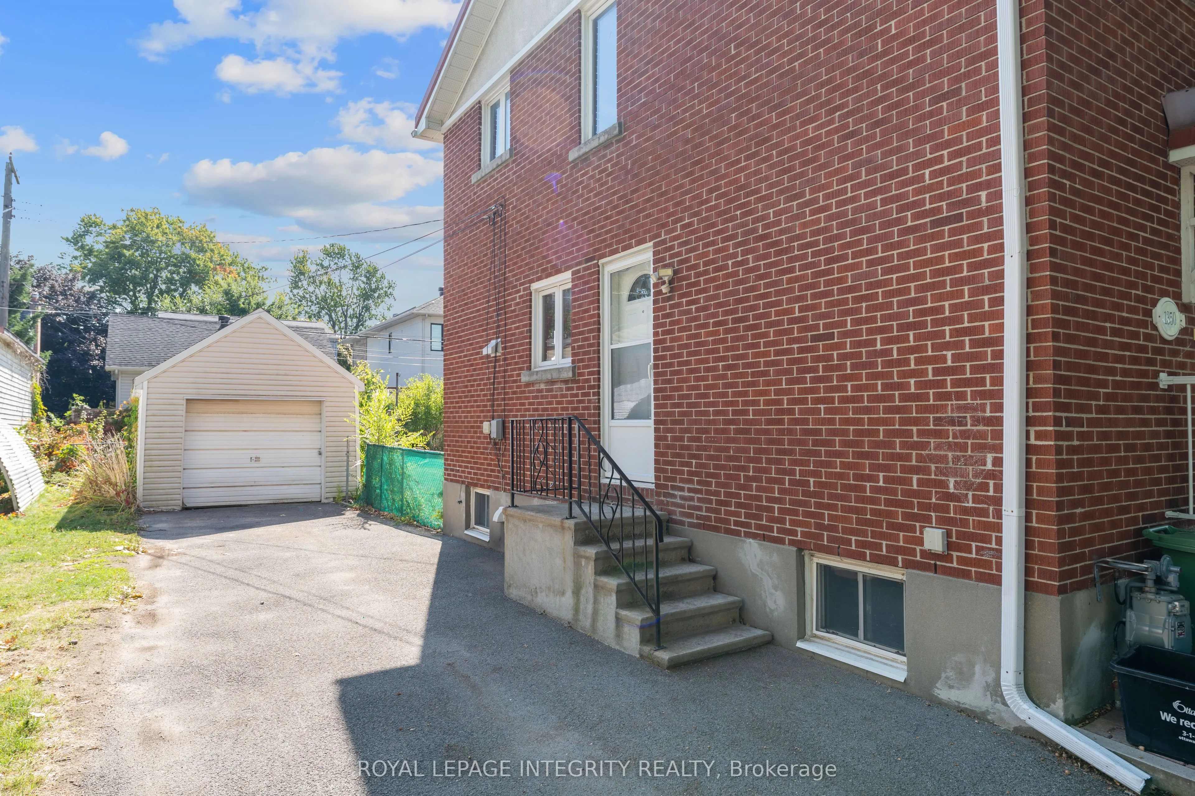 1350 Leaside Avenue