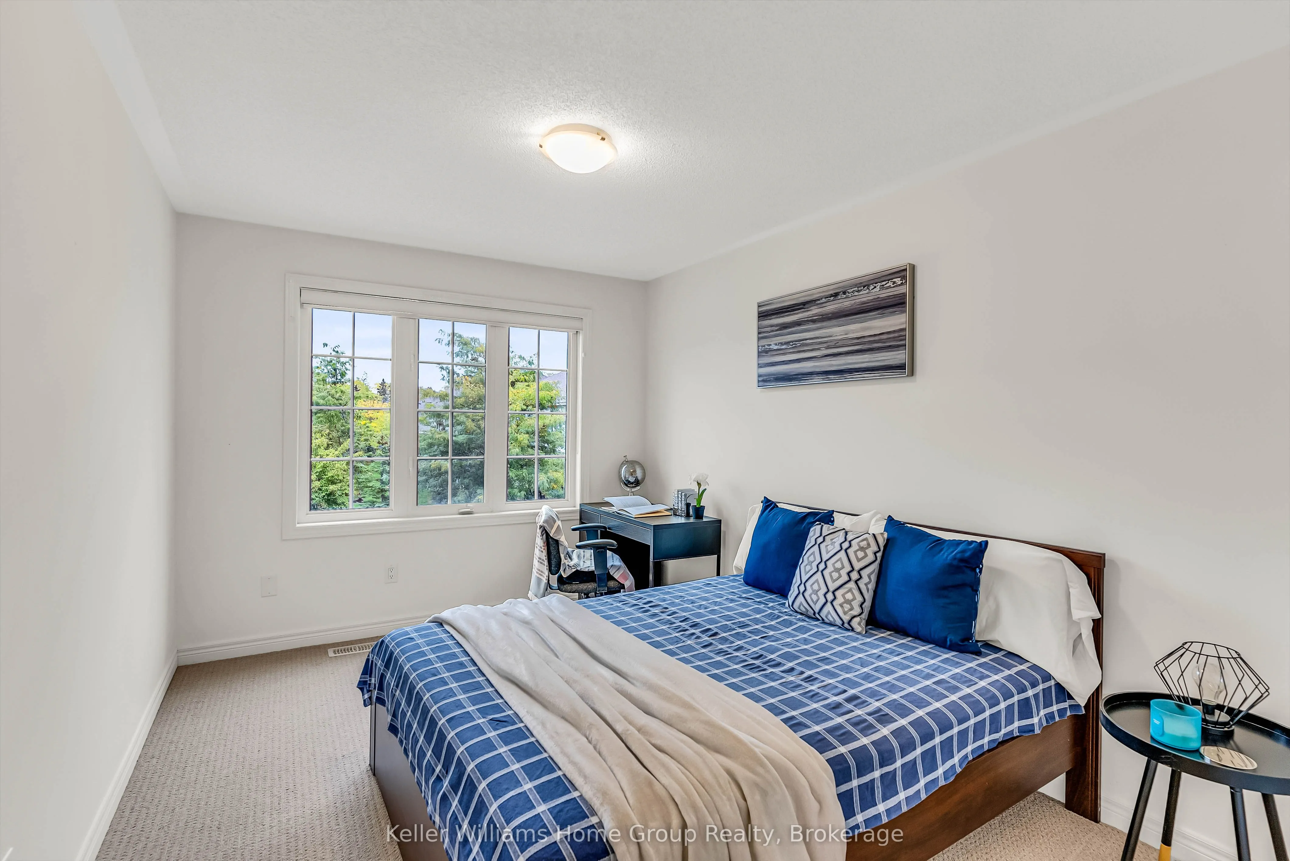1035 Victoria Road S, ##37
