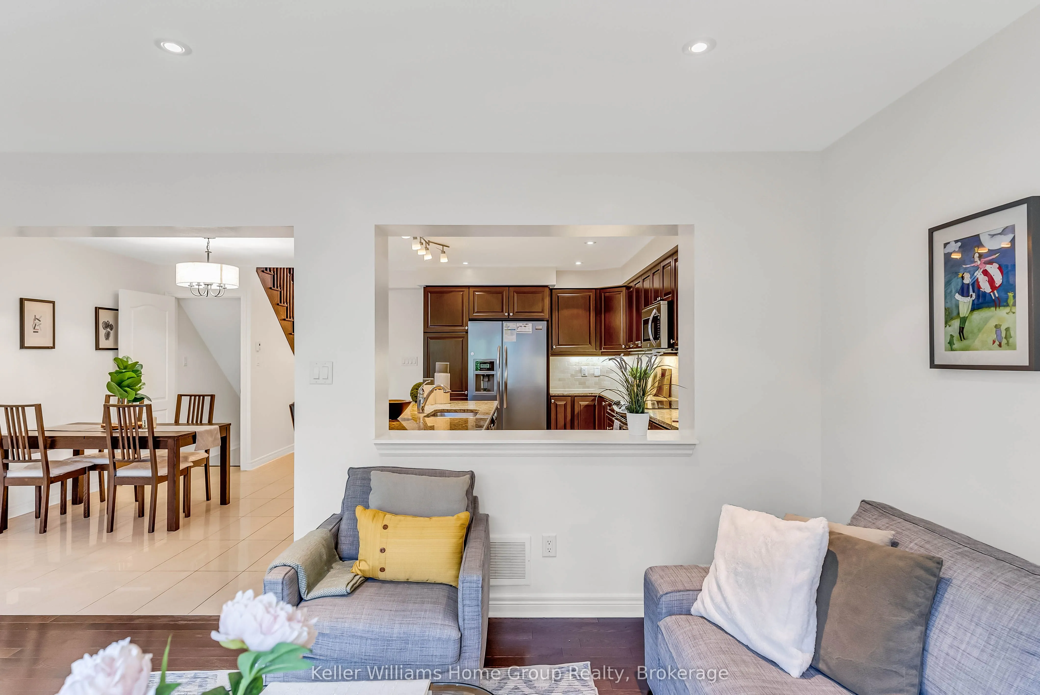 1035 Victoria Road S, ##37