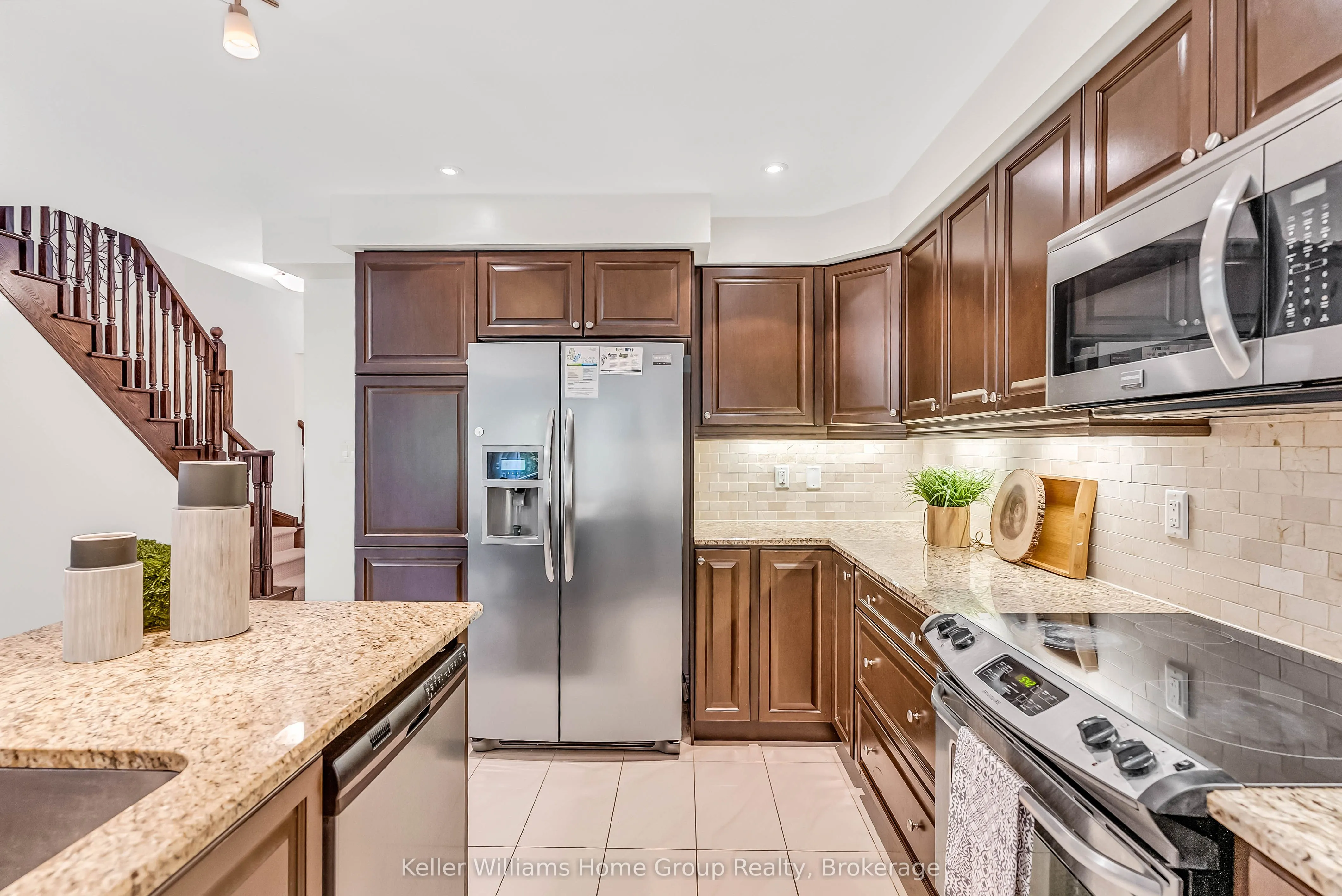 1035 Victoria Road S, ##37