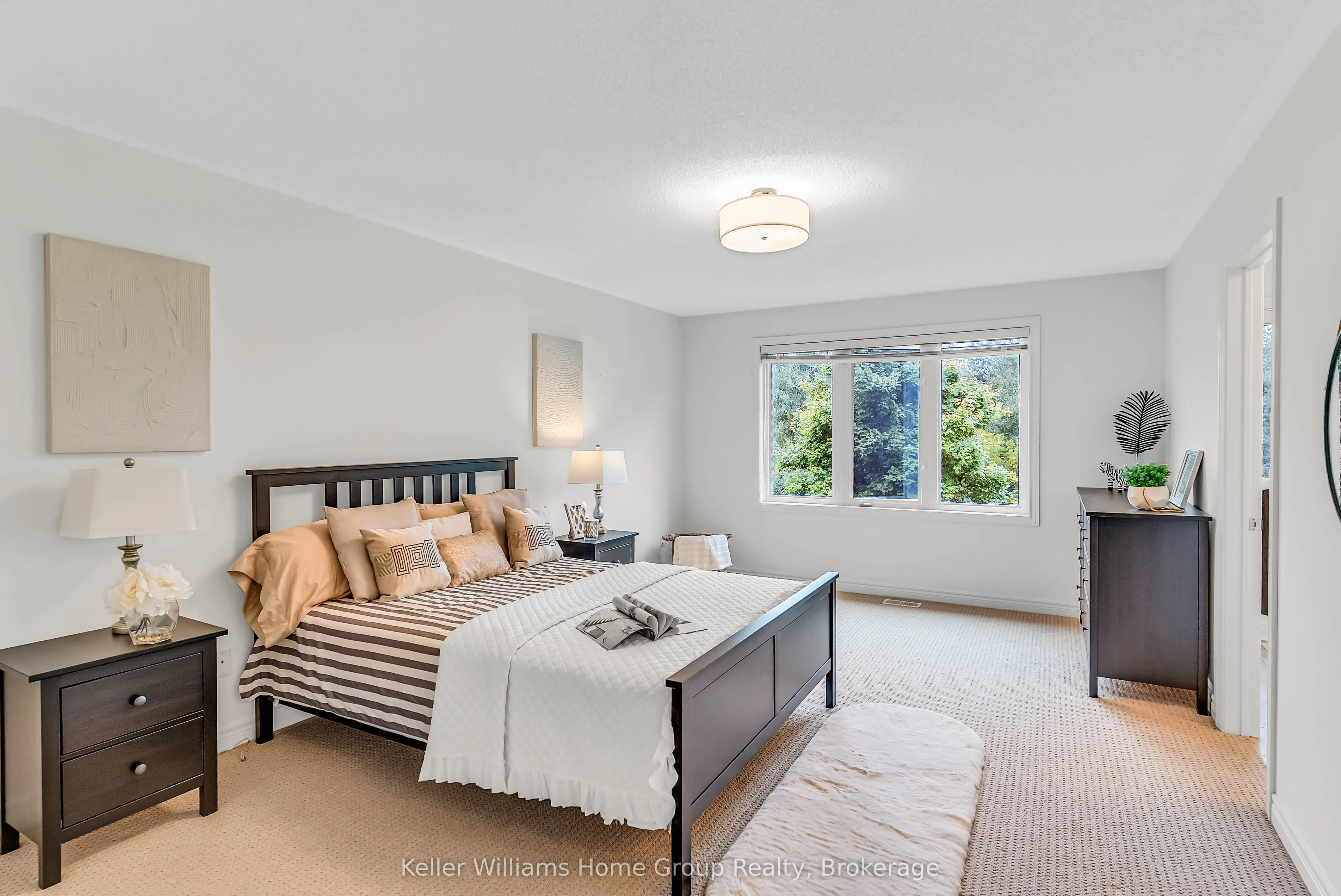 1035 Victoria Road S, ##37