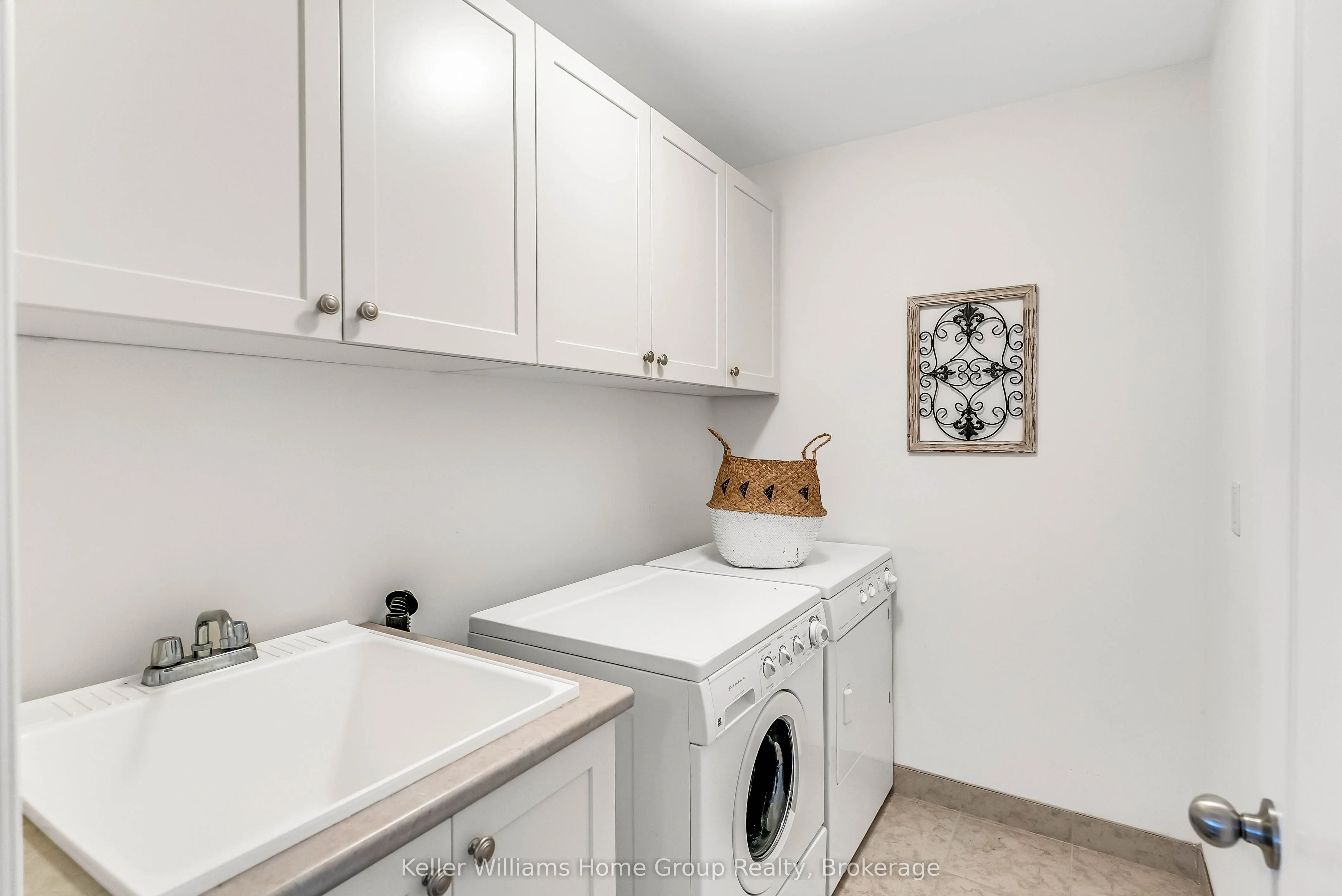 1035 Victoria Road S, ##37
