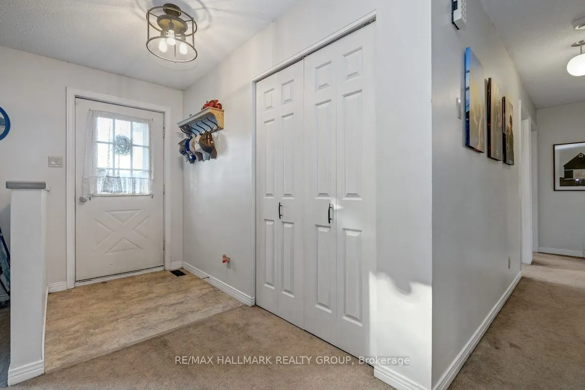 20 HILLTOP Crescent S