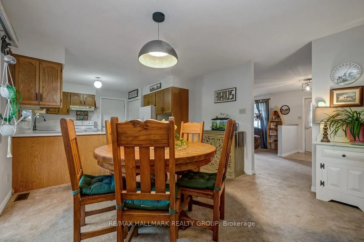 20 HILLTOP Crescent S