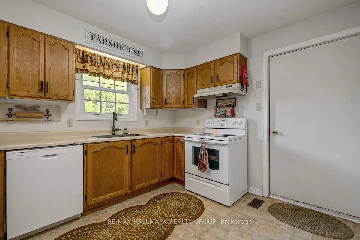 20 HILLTOP Crescent S