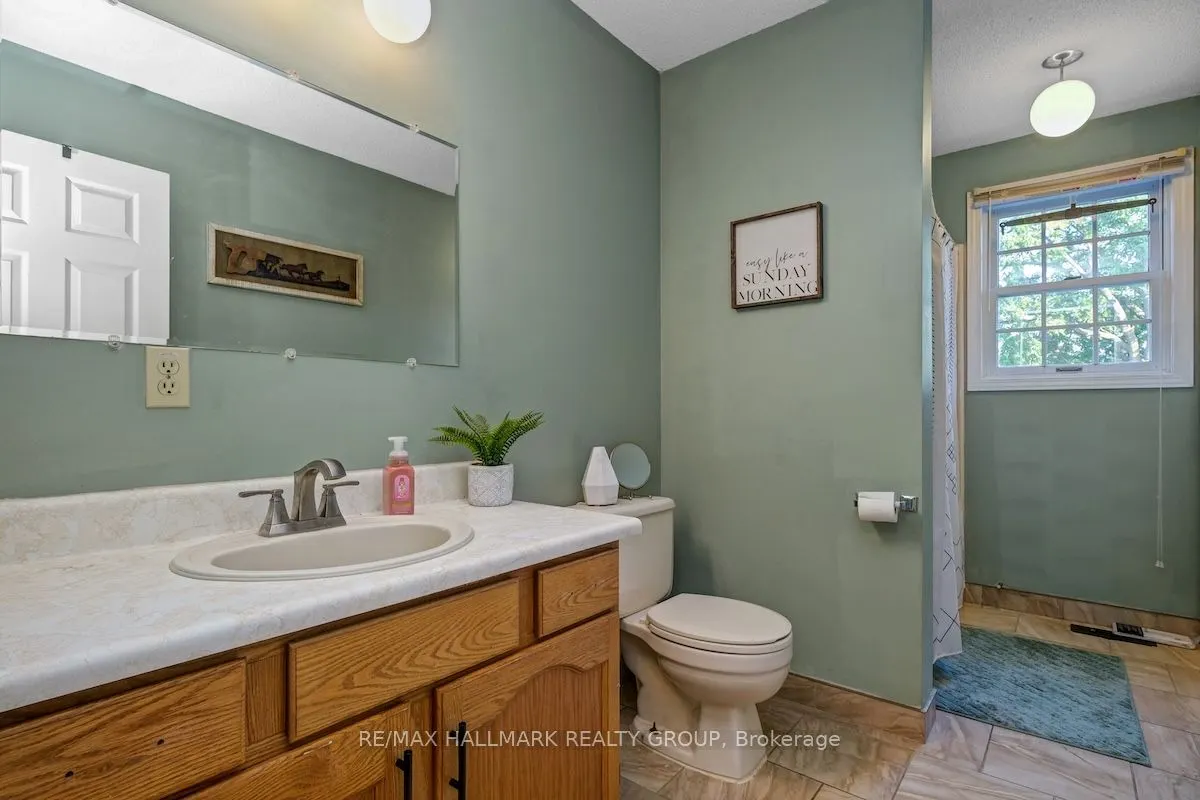 20 HILLTOP Crescent S
