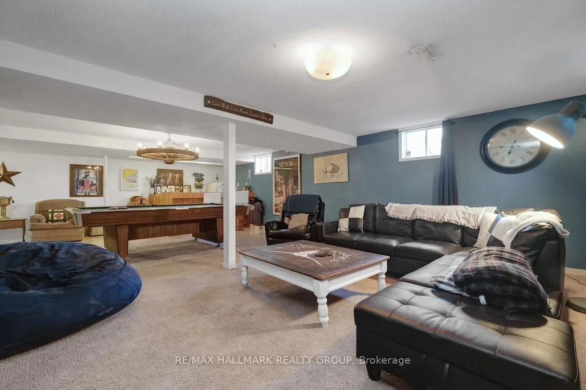 20 HILLTOP Crescent S