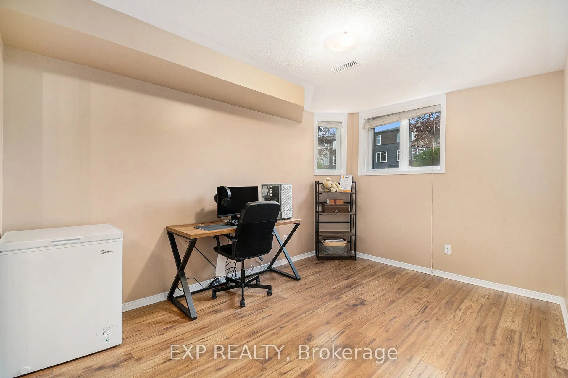 74 Lakepointe Drive, #17