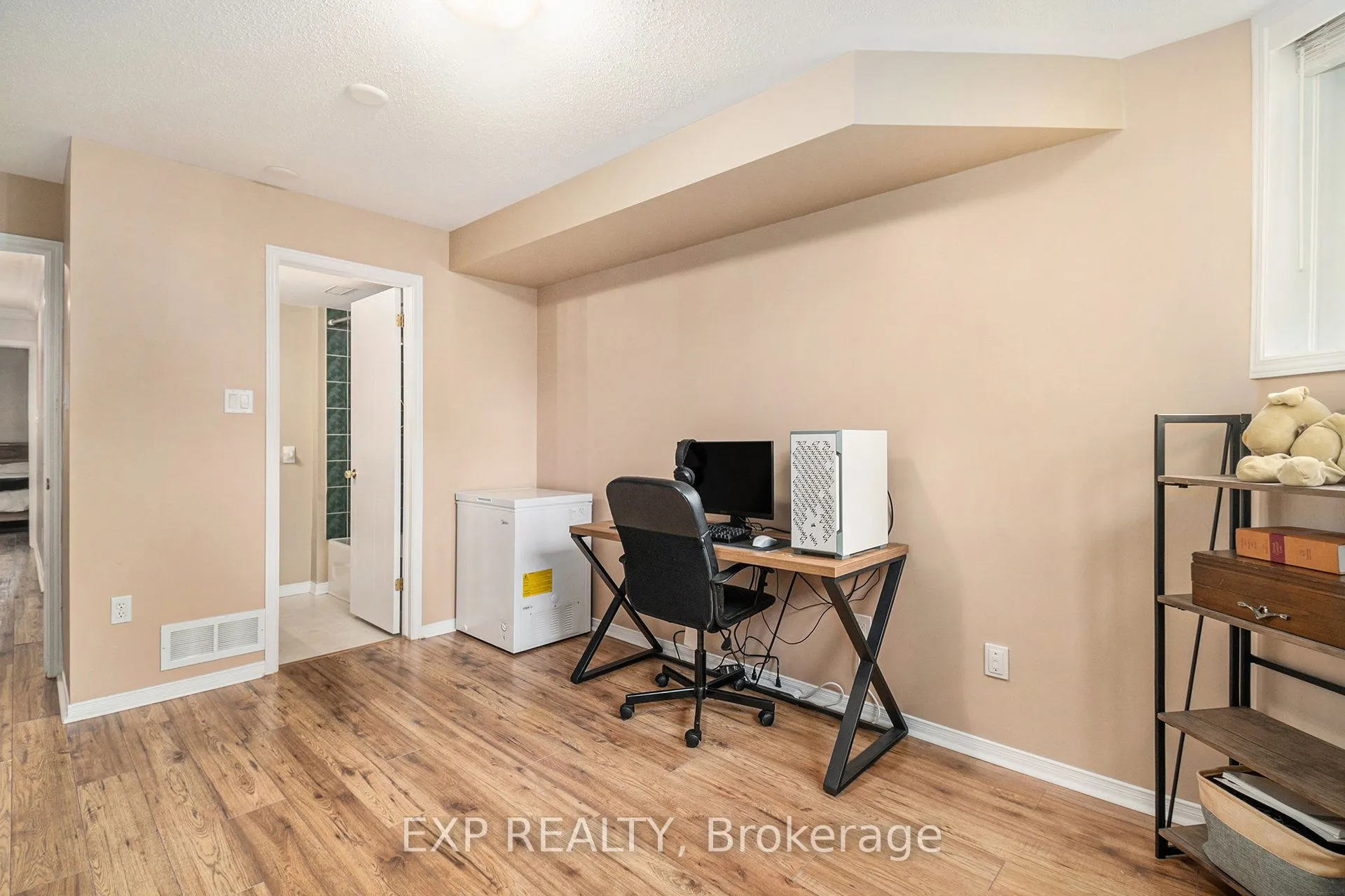 74 Lakepointe Drive, #17