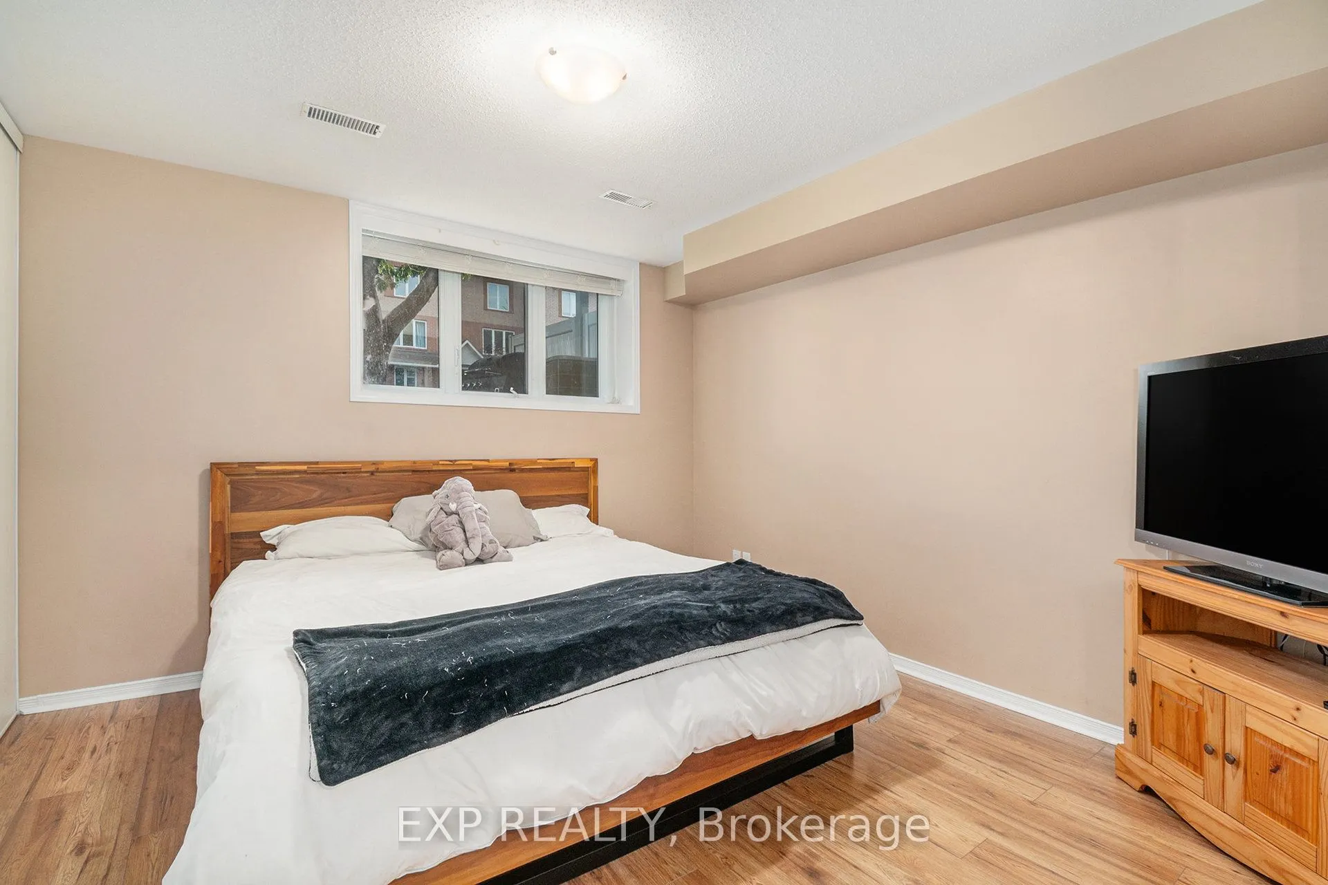 74 Lakepointe Drive, #17