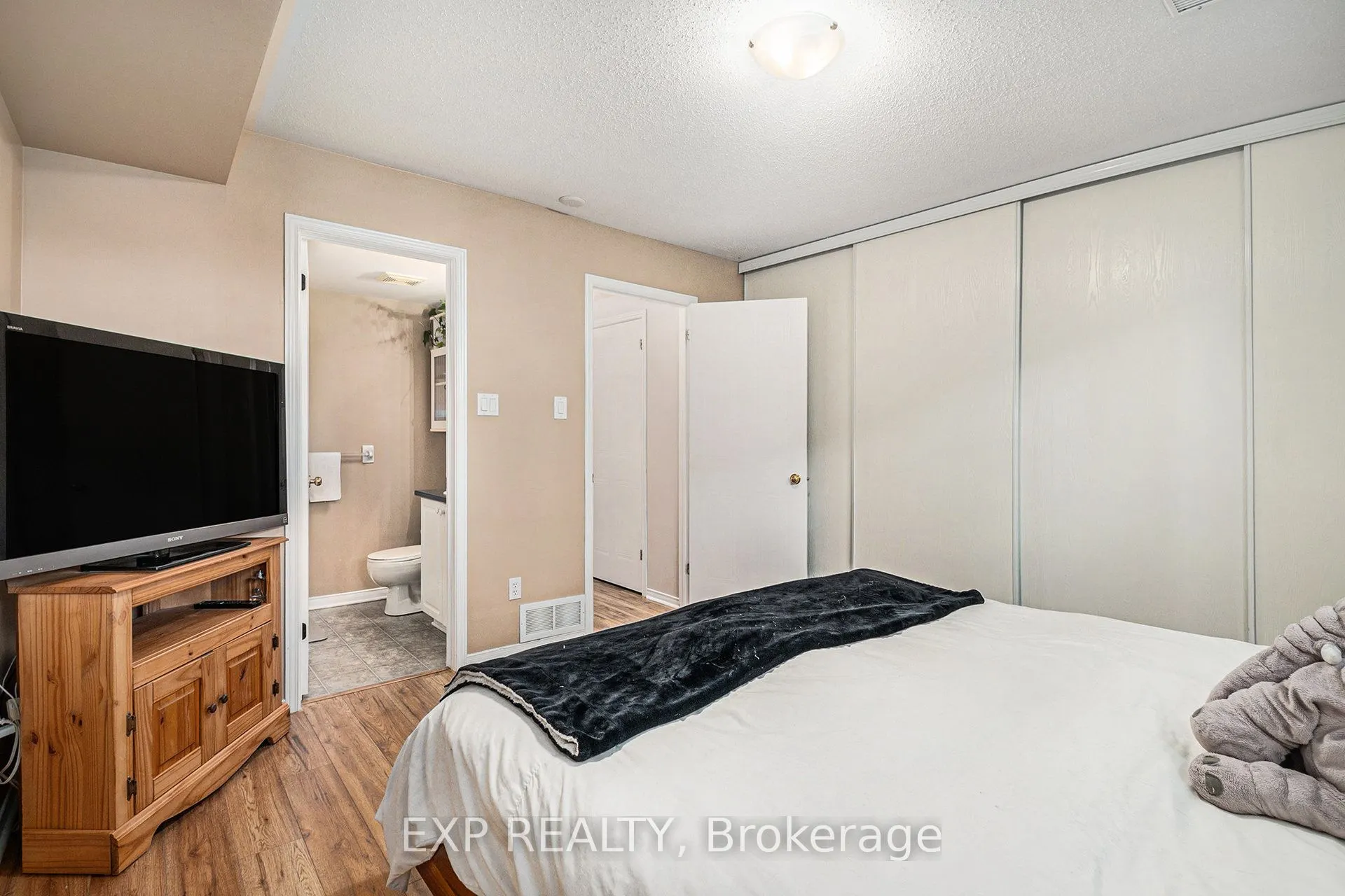 74 Lakepointe Drive, #17