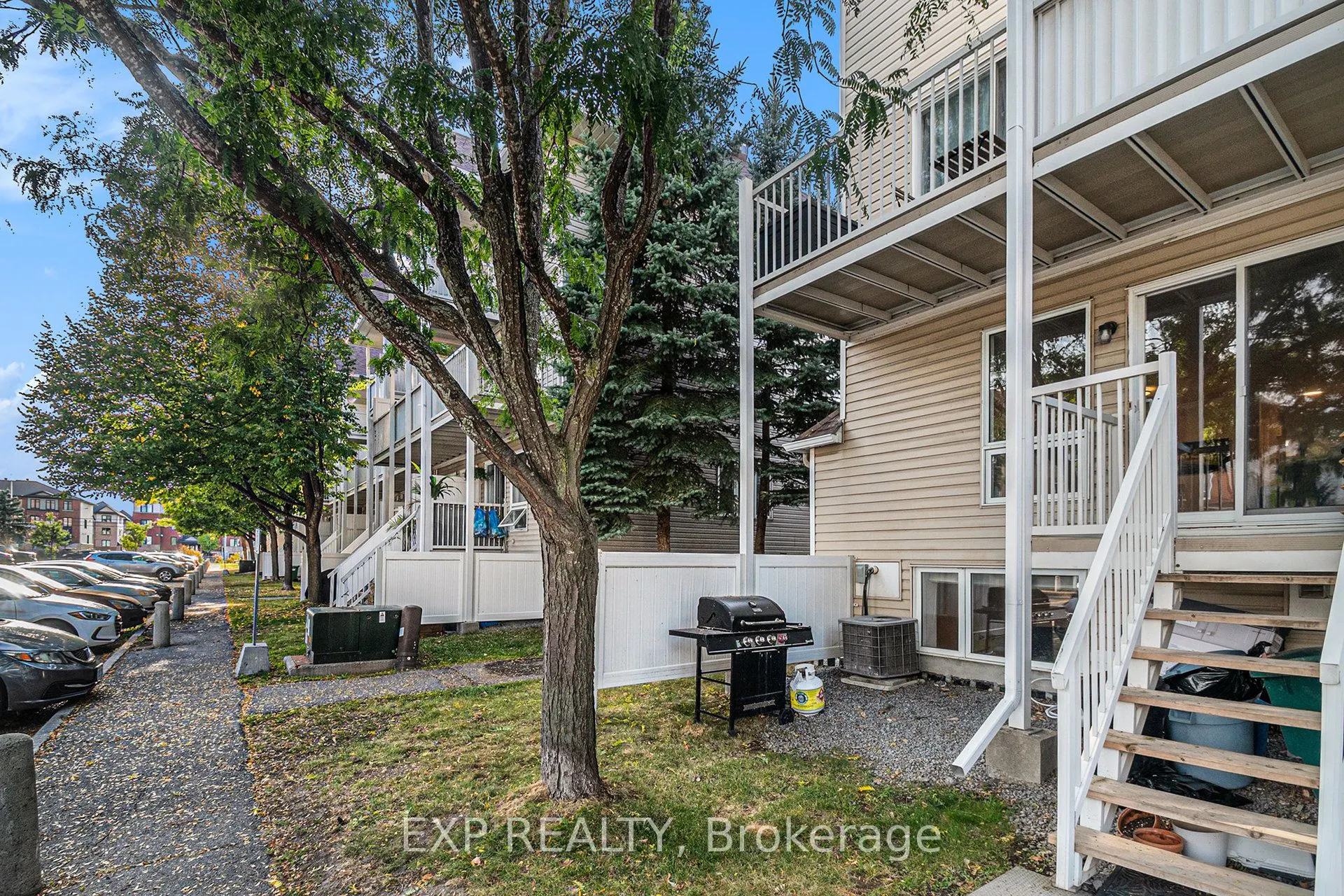 74 Lakepointe Drive, #17