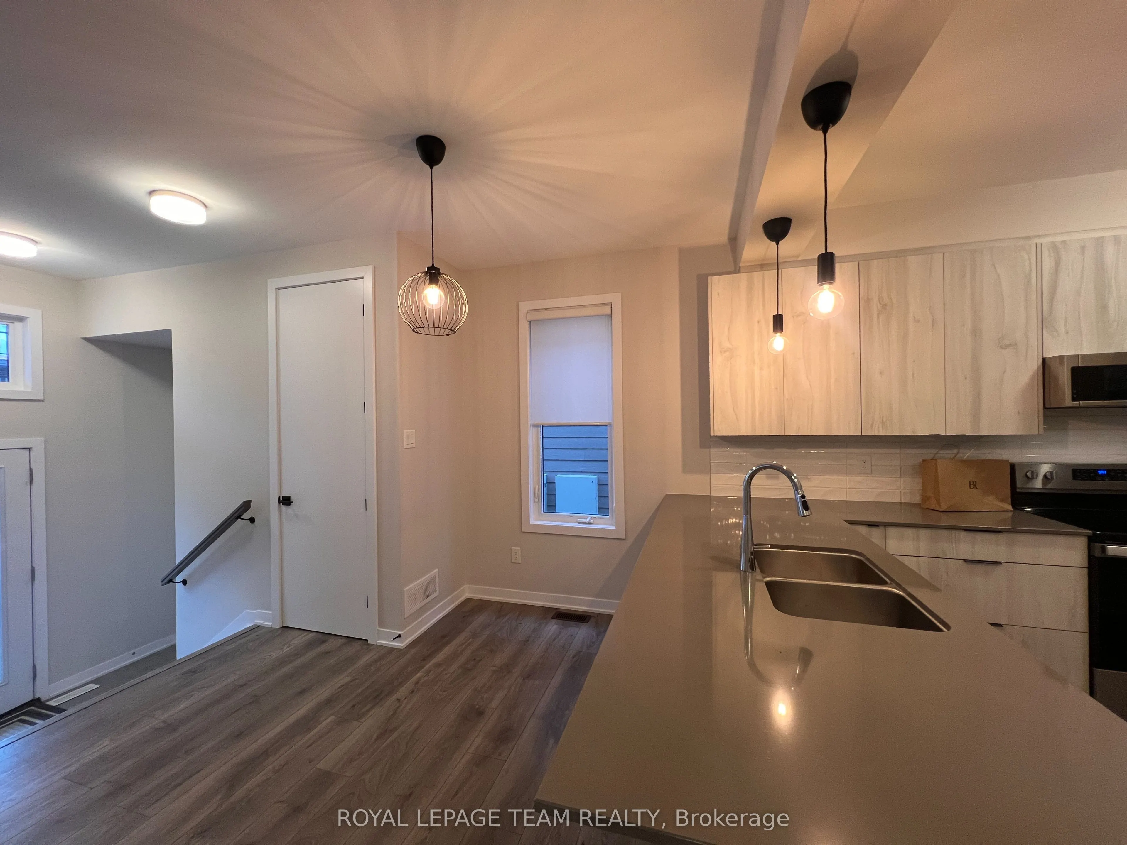 304 CATSFOOT Walk