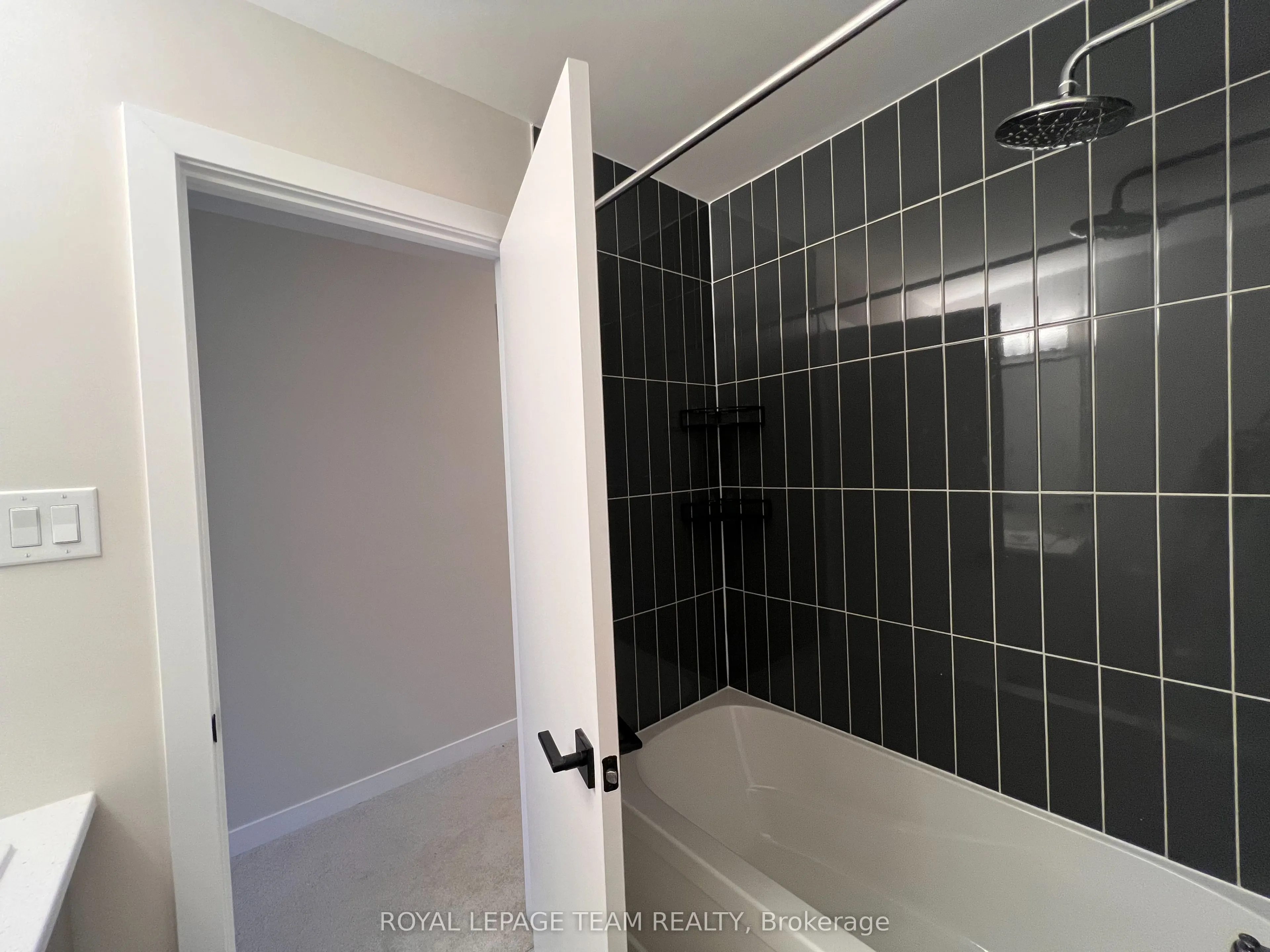 304 CATSFOOT Walk