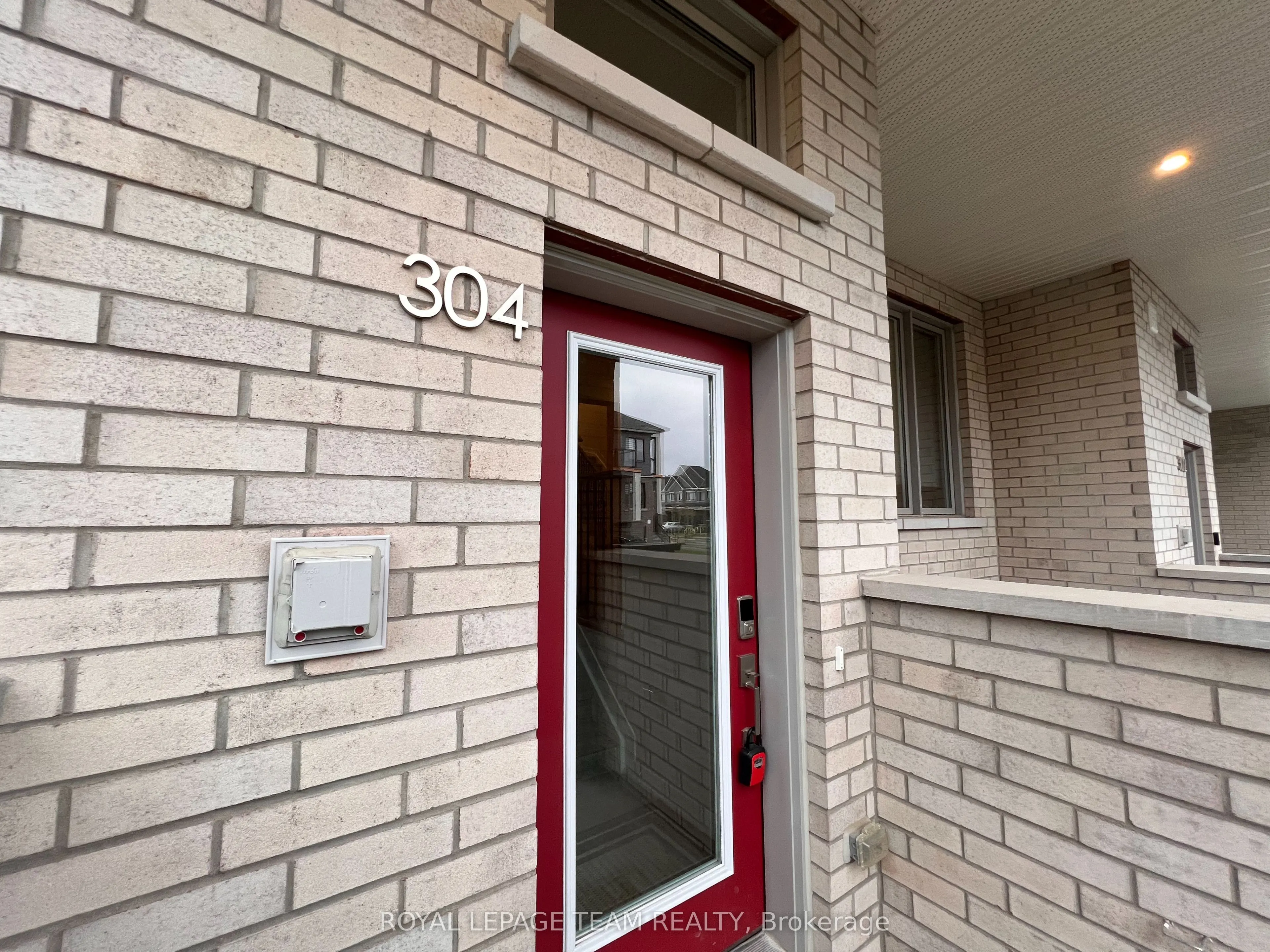 304 CATSFOOT Walk