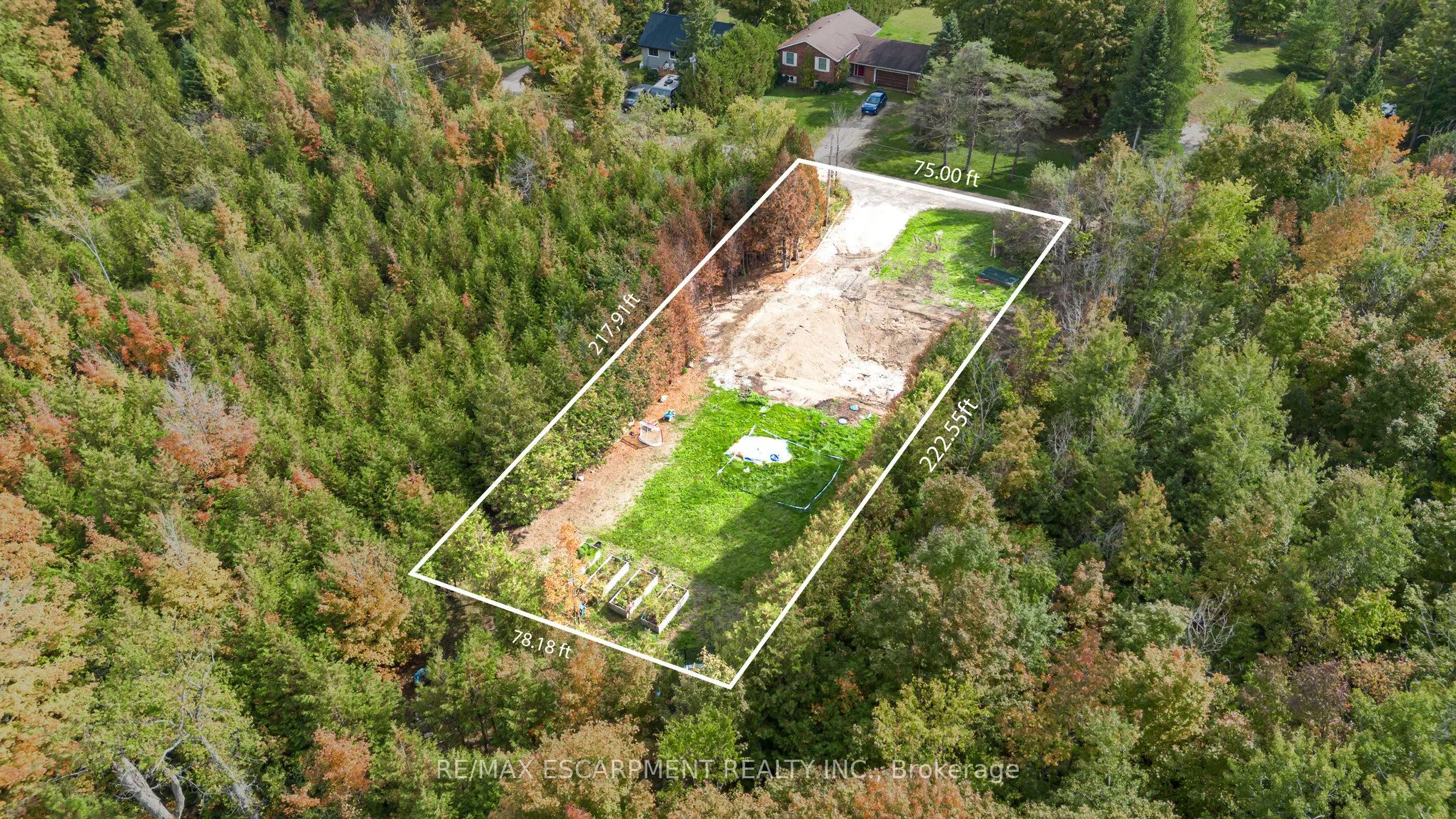 135 Sir Williams Lane