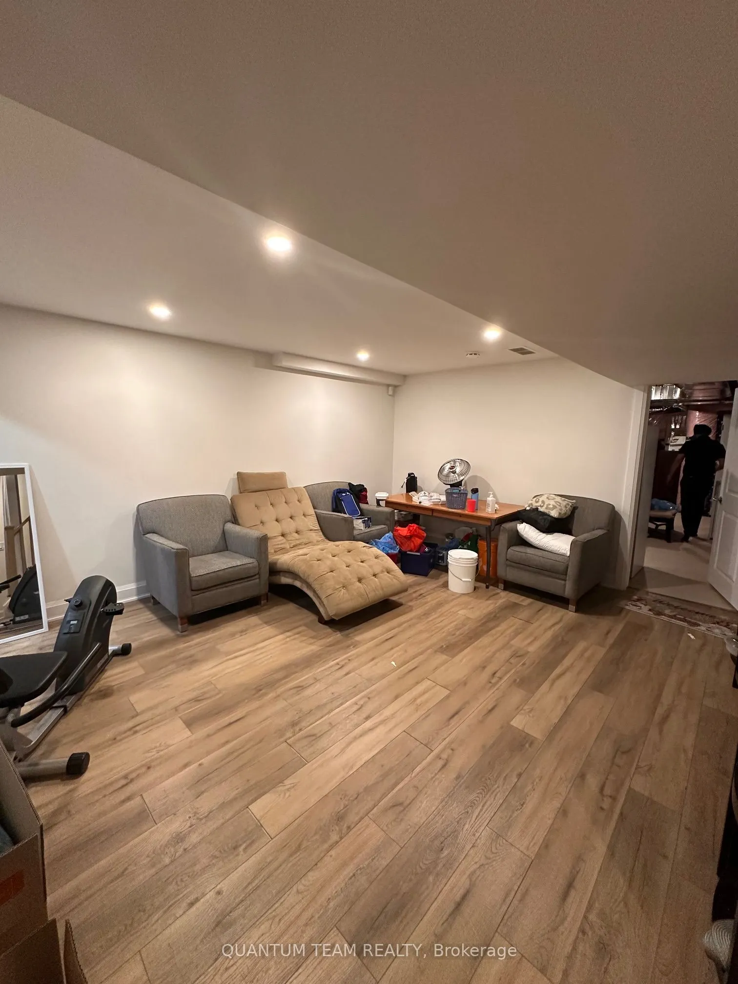 8974 Willoughby Drive, #21