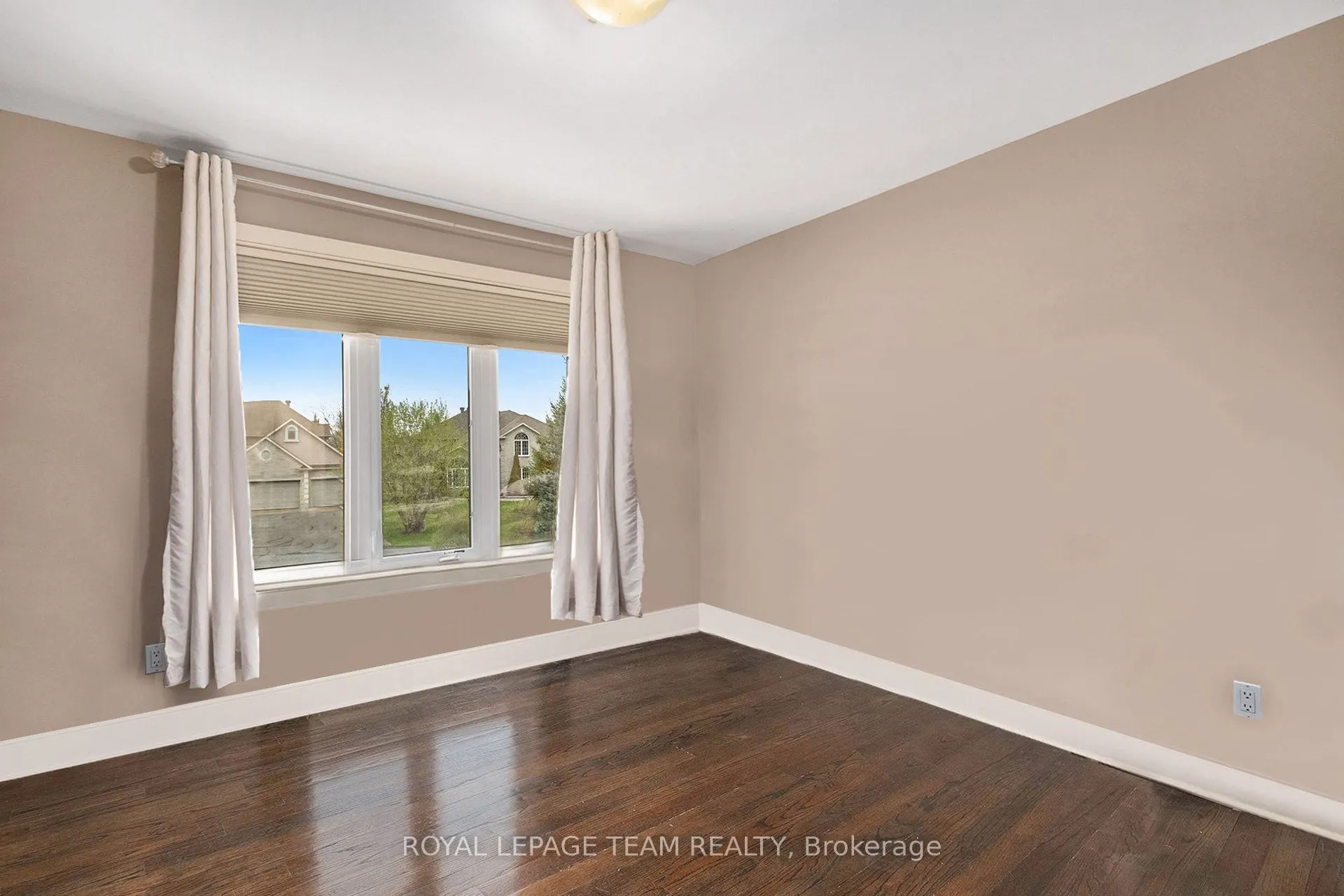 5386 Mansel Crescent