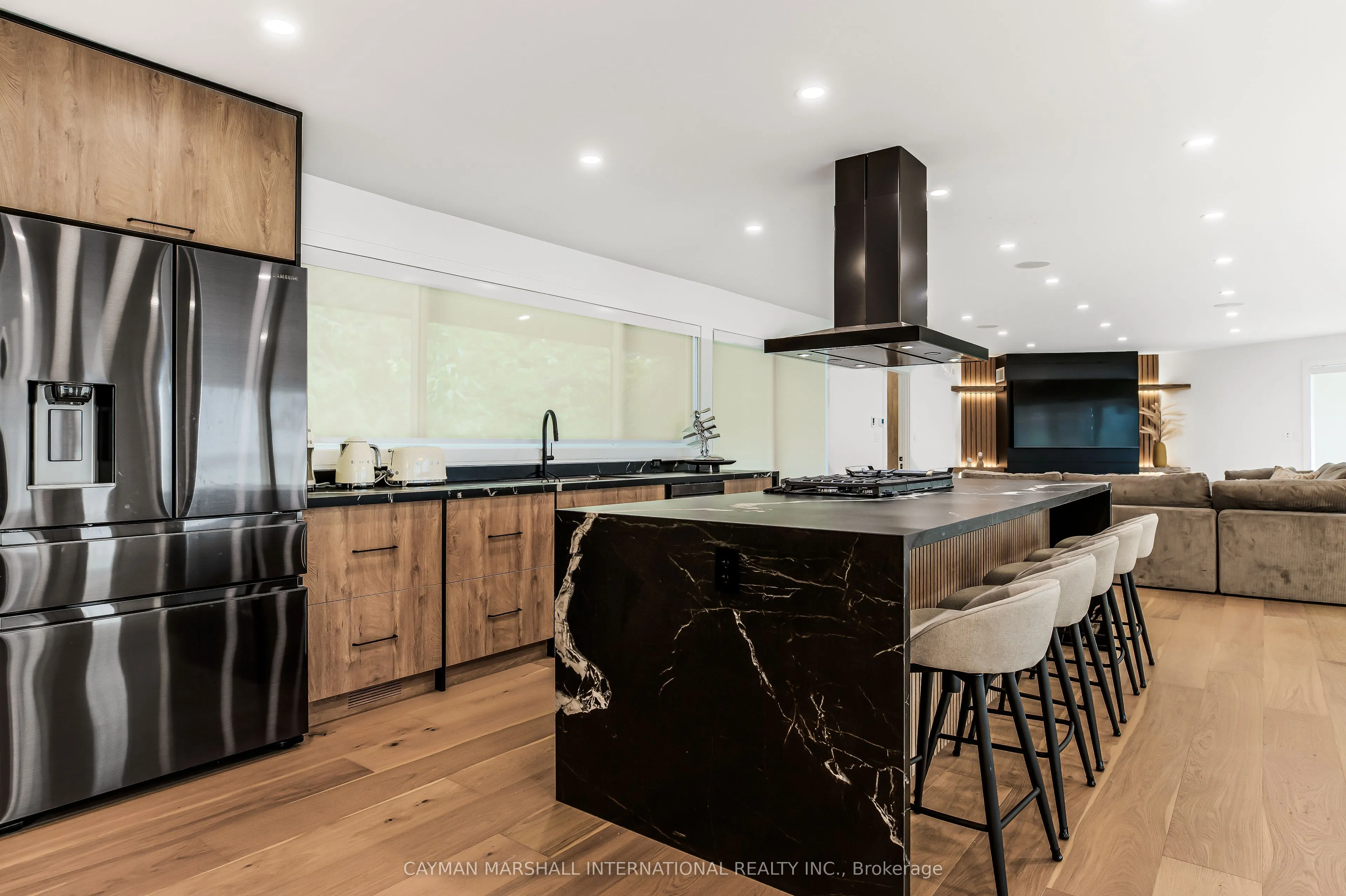 285 BALMY BEACH Road