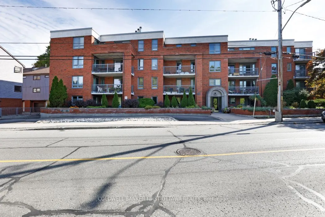 939 North River Road, #303