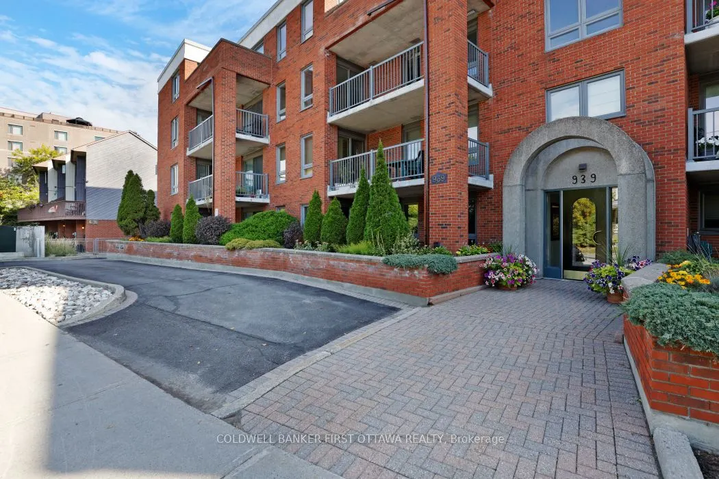 939 North River Road, #303