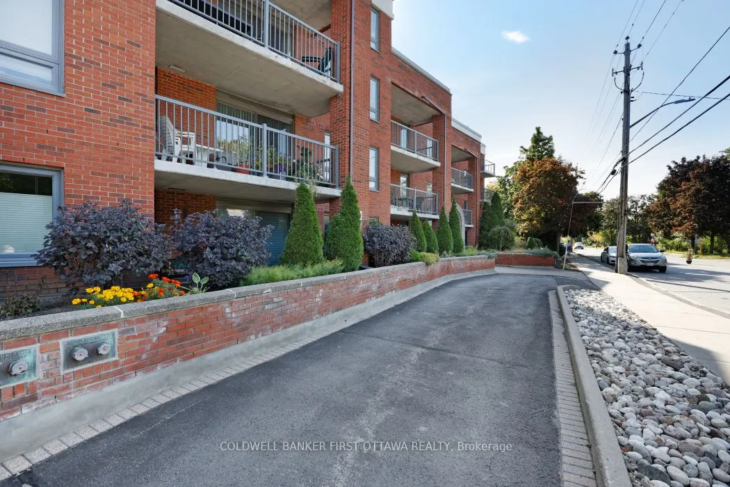 939 North River Road, #303