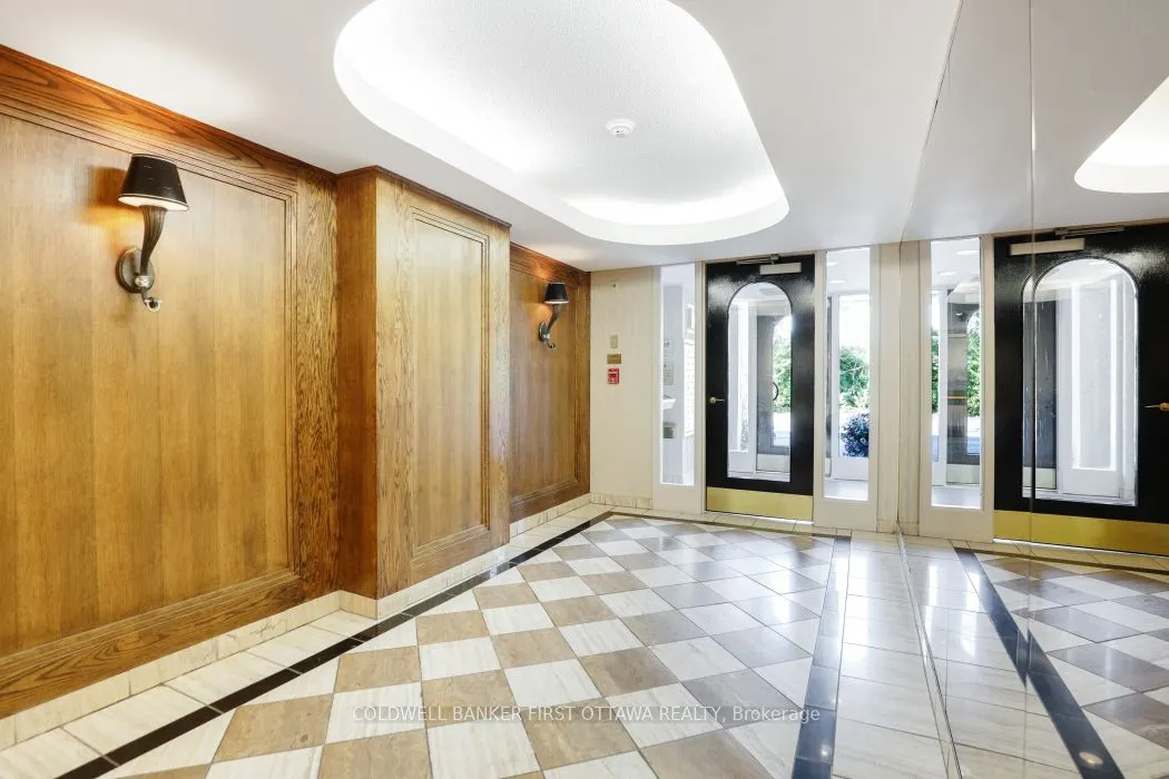 939 North River Road, #303